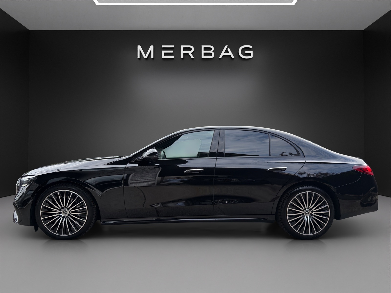MERCEDES-BENZ E 220 d 4Matic 9G-Tronic-image-5