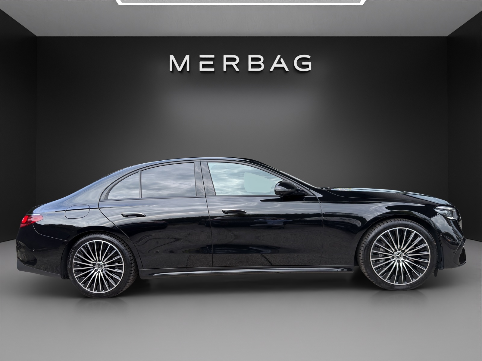 MERCEDES-BENZ E 220 d 4Matic 9G-Tronic-image-1
