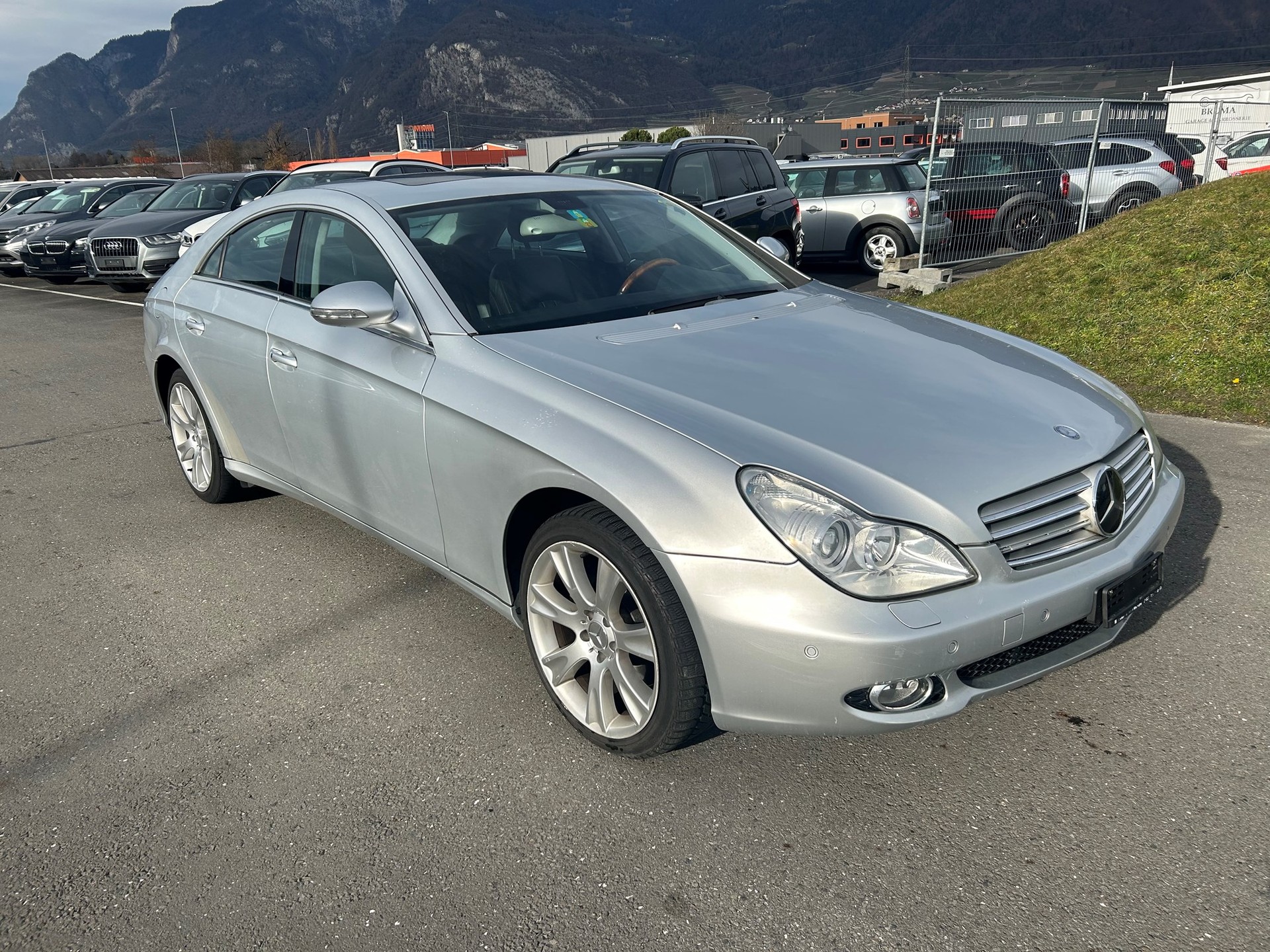 MERCEDES-BENZ CLS 500 7G-Tronic-showroom-element-2