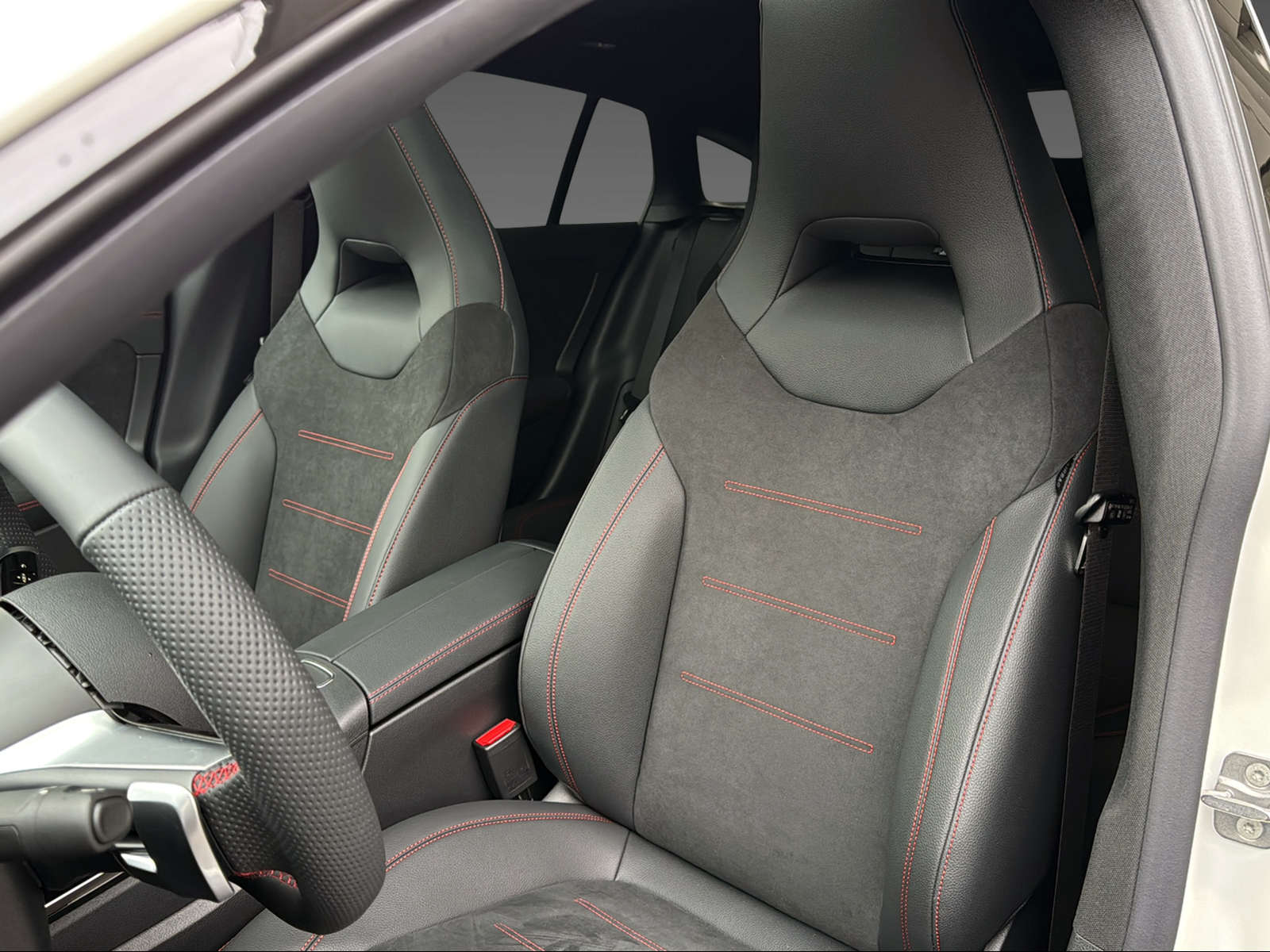 MERCEDES-BENZ CLA SB 250 8G-DCT 4M-image-9