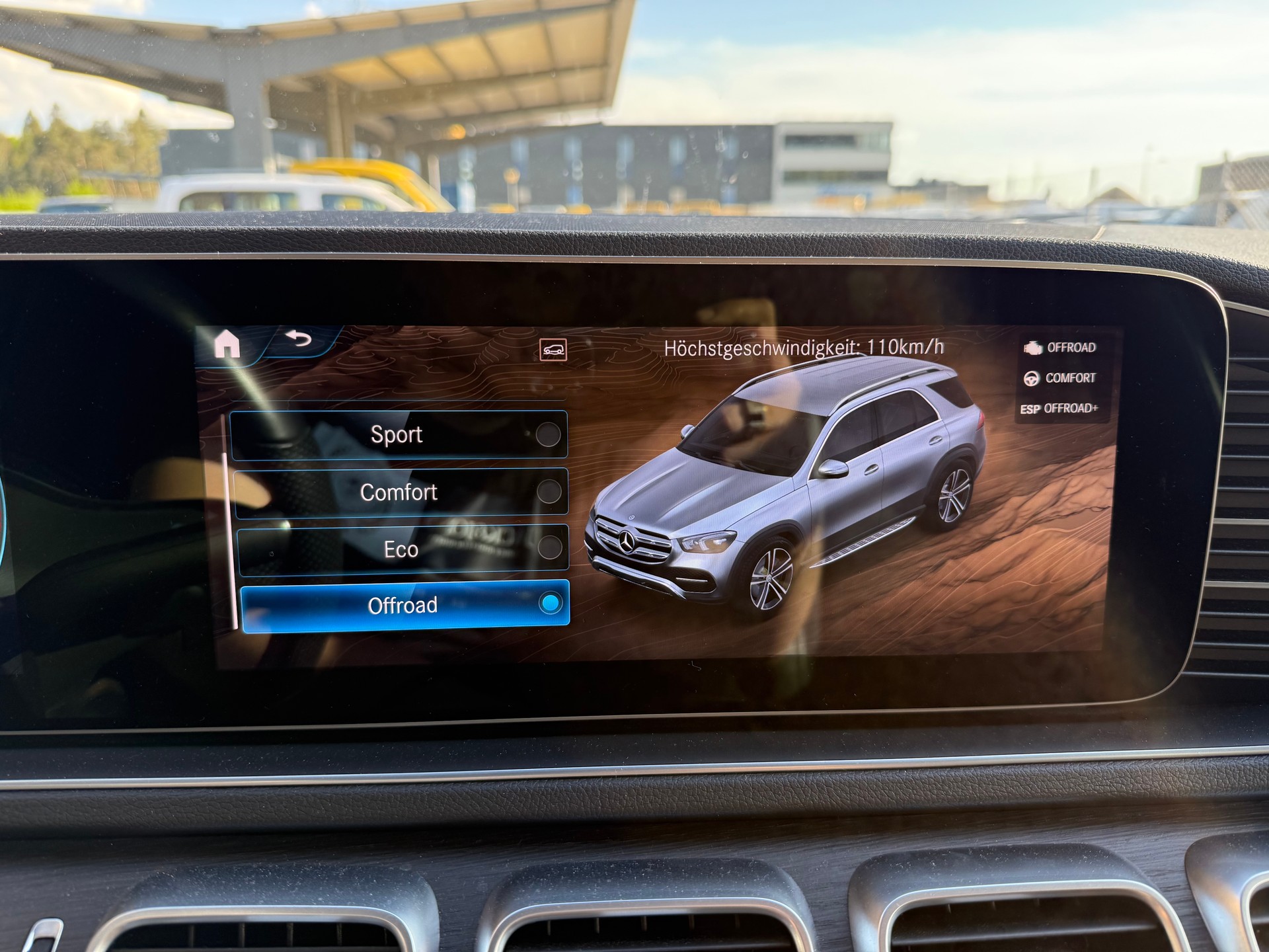MERCEDES-BENZ GLE 300 d 4Matic AMG Line 9G-Tronic-image-14