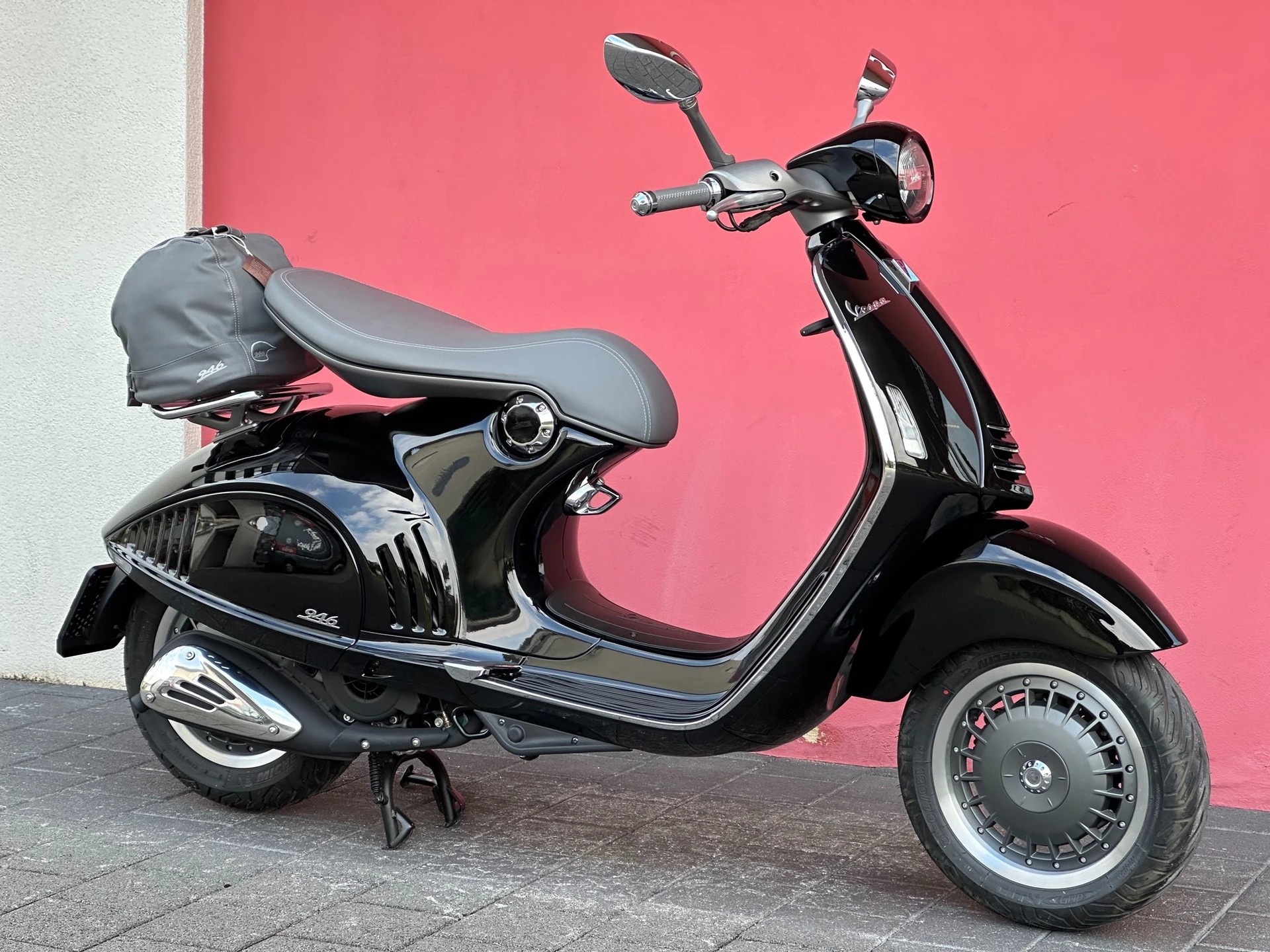 PIAGGIO Vespa 946-image-1