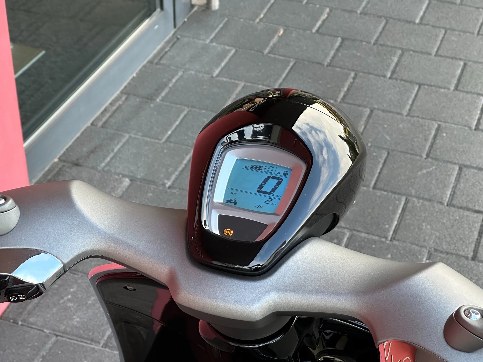 PIAGGIO Vespa 946-image-8
