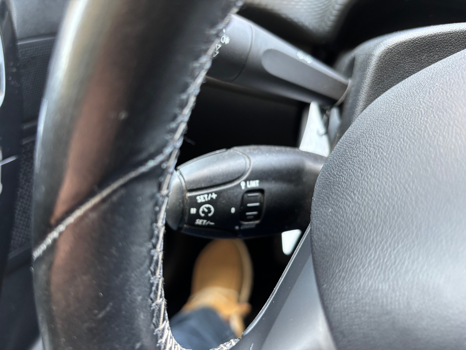 PEUGEOT 208 1.2 PureTech Active-image-19
