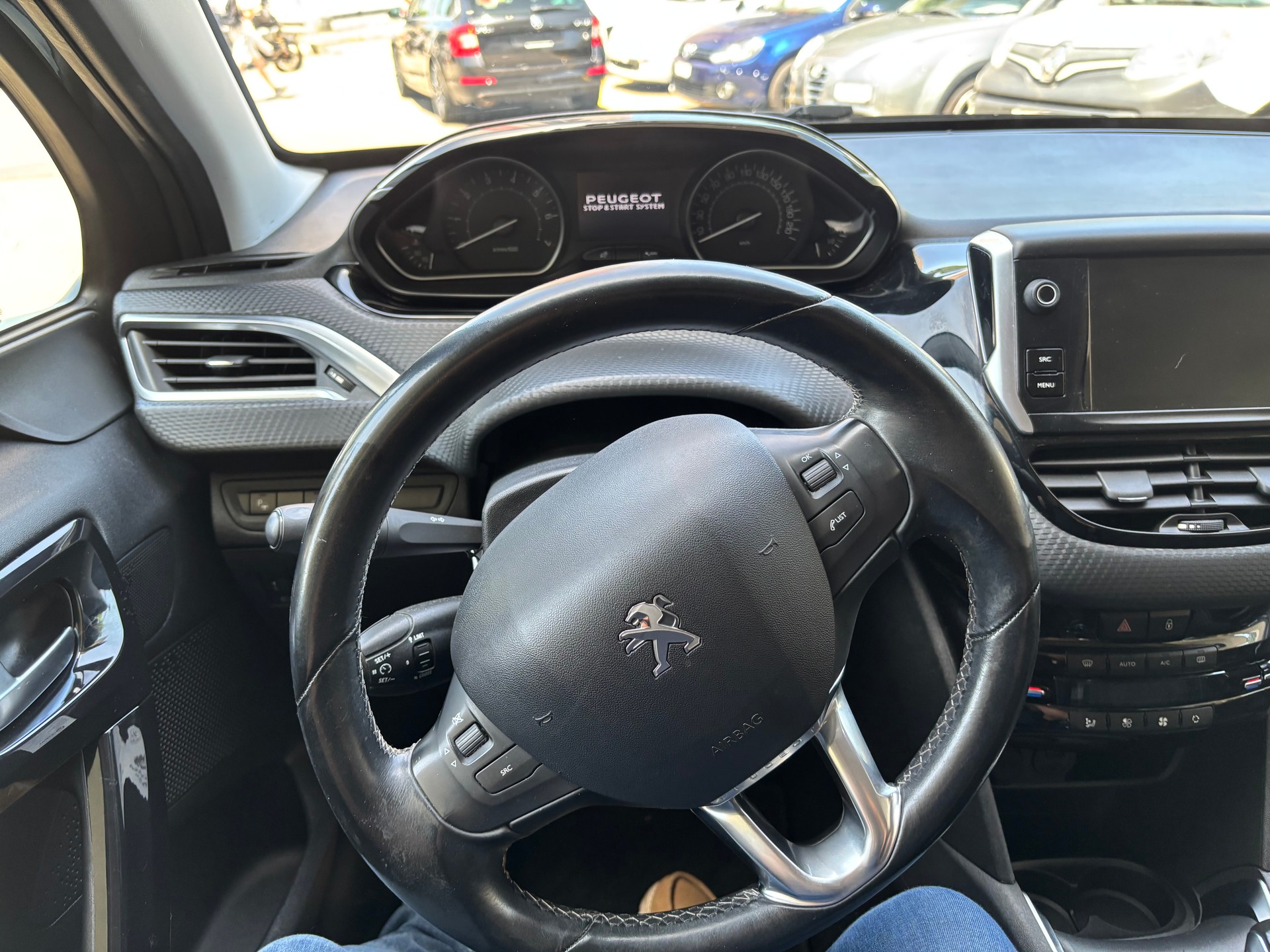 PEUGEOT 208 1.2 PureTech Active-image-14