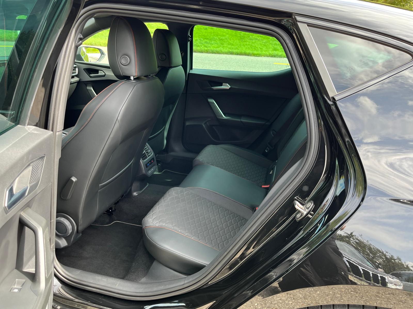 SEAT Leon 1.5 eTSI mHEV DSG FR-image-14