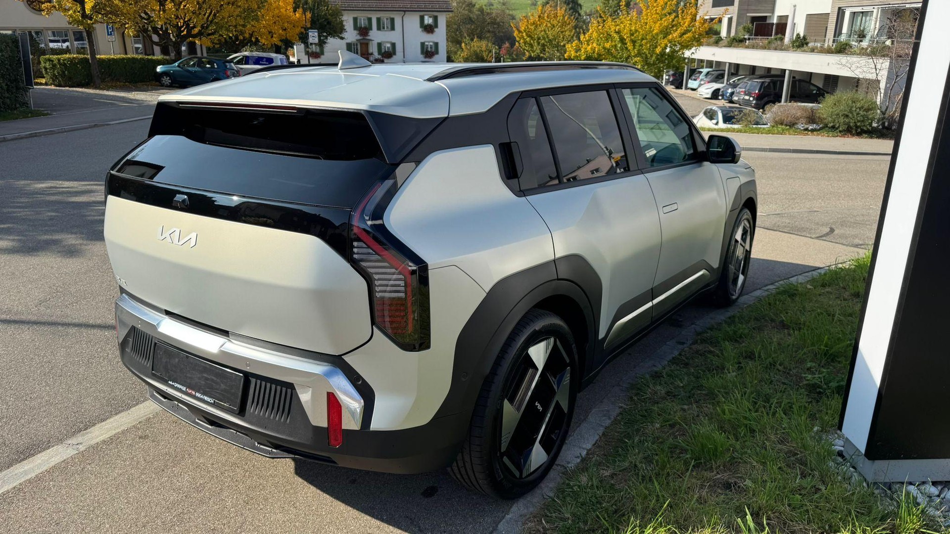 KIA EV3 81 kWh Earth+-image-6