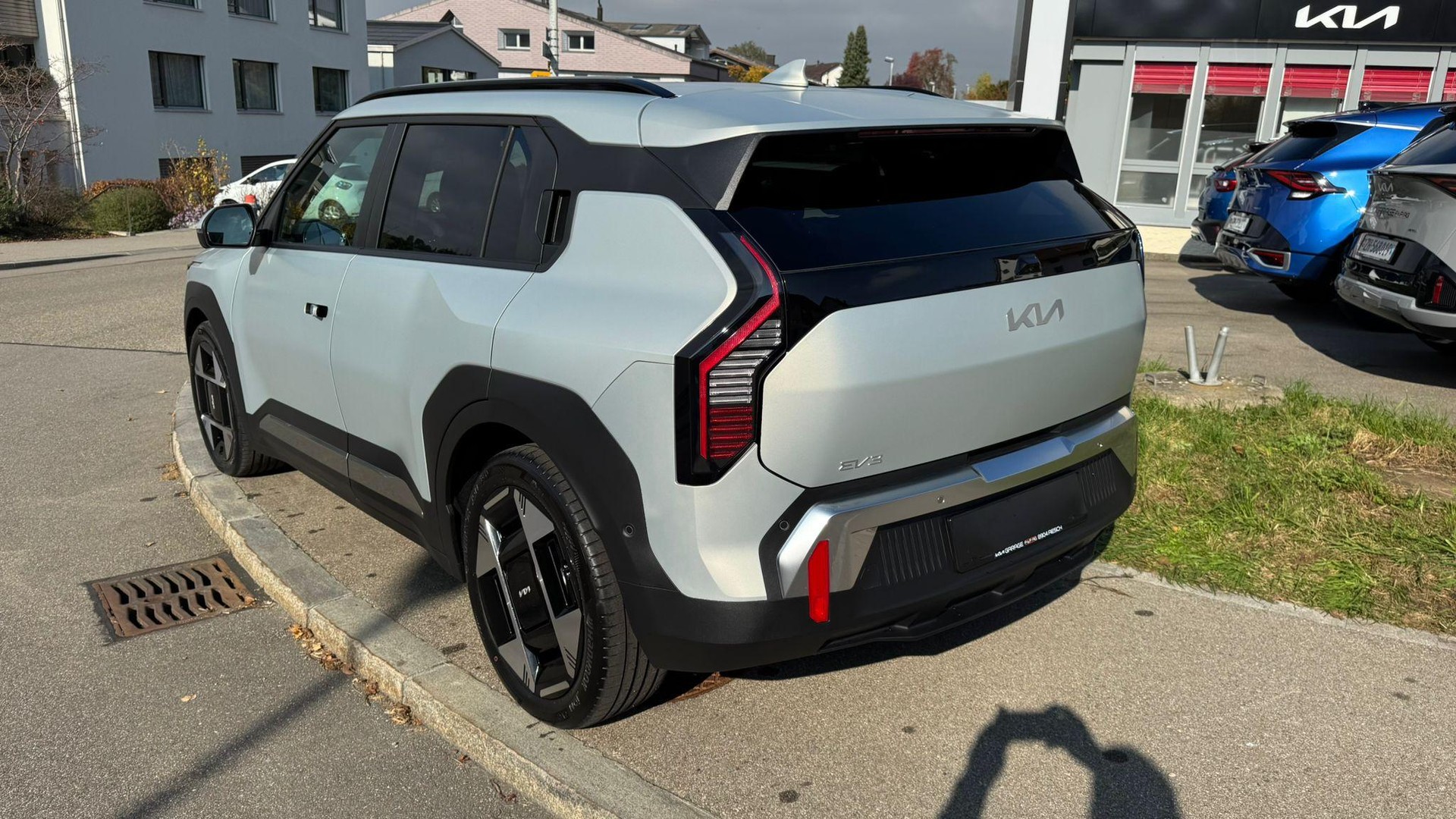 KIA EV3 81 kWh Earth+-image-4
