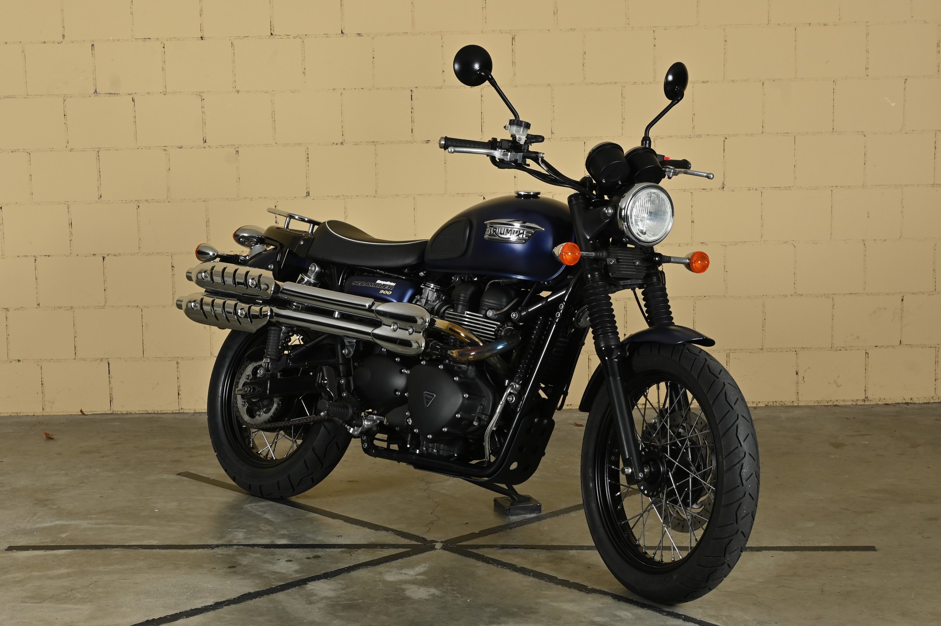 TRIUMPH Scrambler 900-showroom-element-1