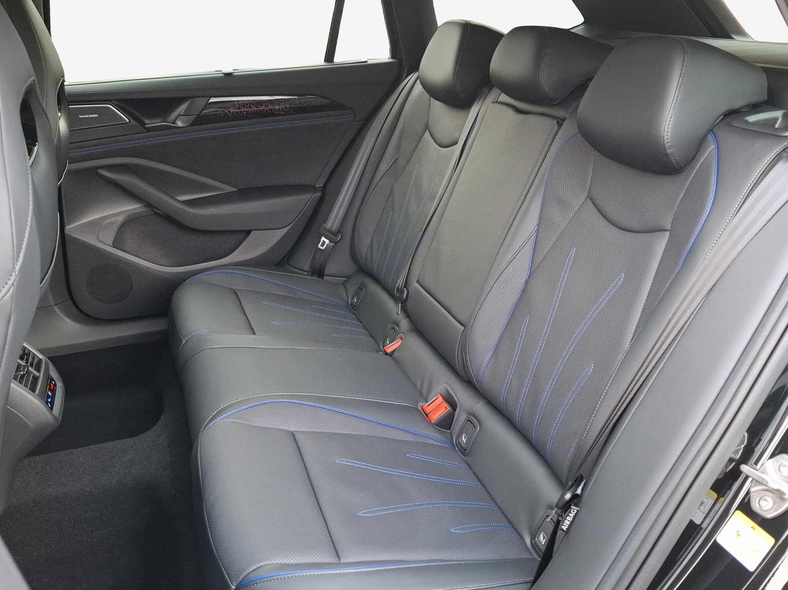 VW Passat Variant 2.0 TSI evo4 R-Line 4 Motion DSG-image-11