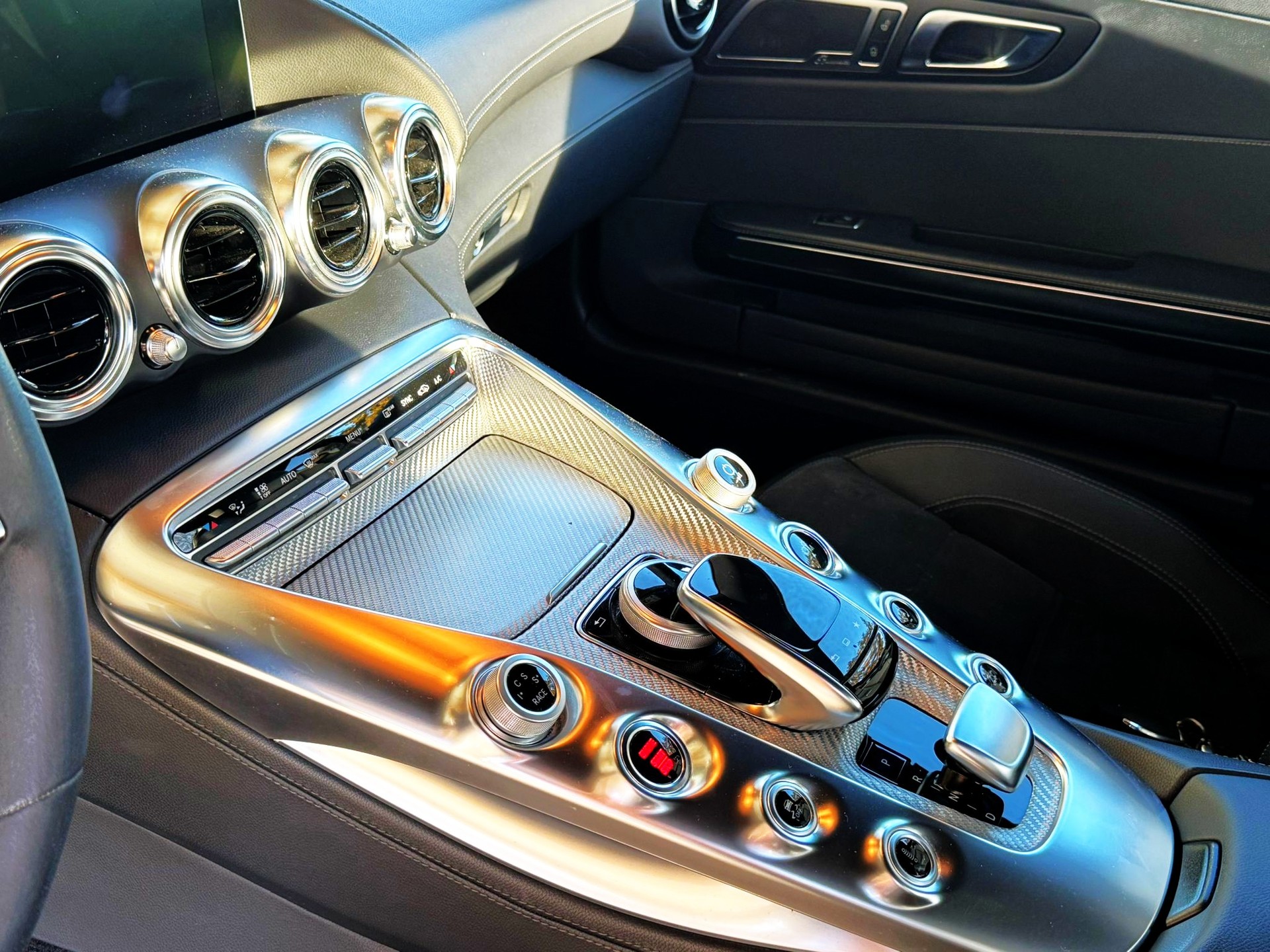 MERCEDES-BENZ AMG GT S Speedshift DCT-image-7
