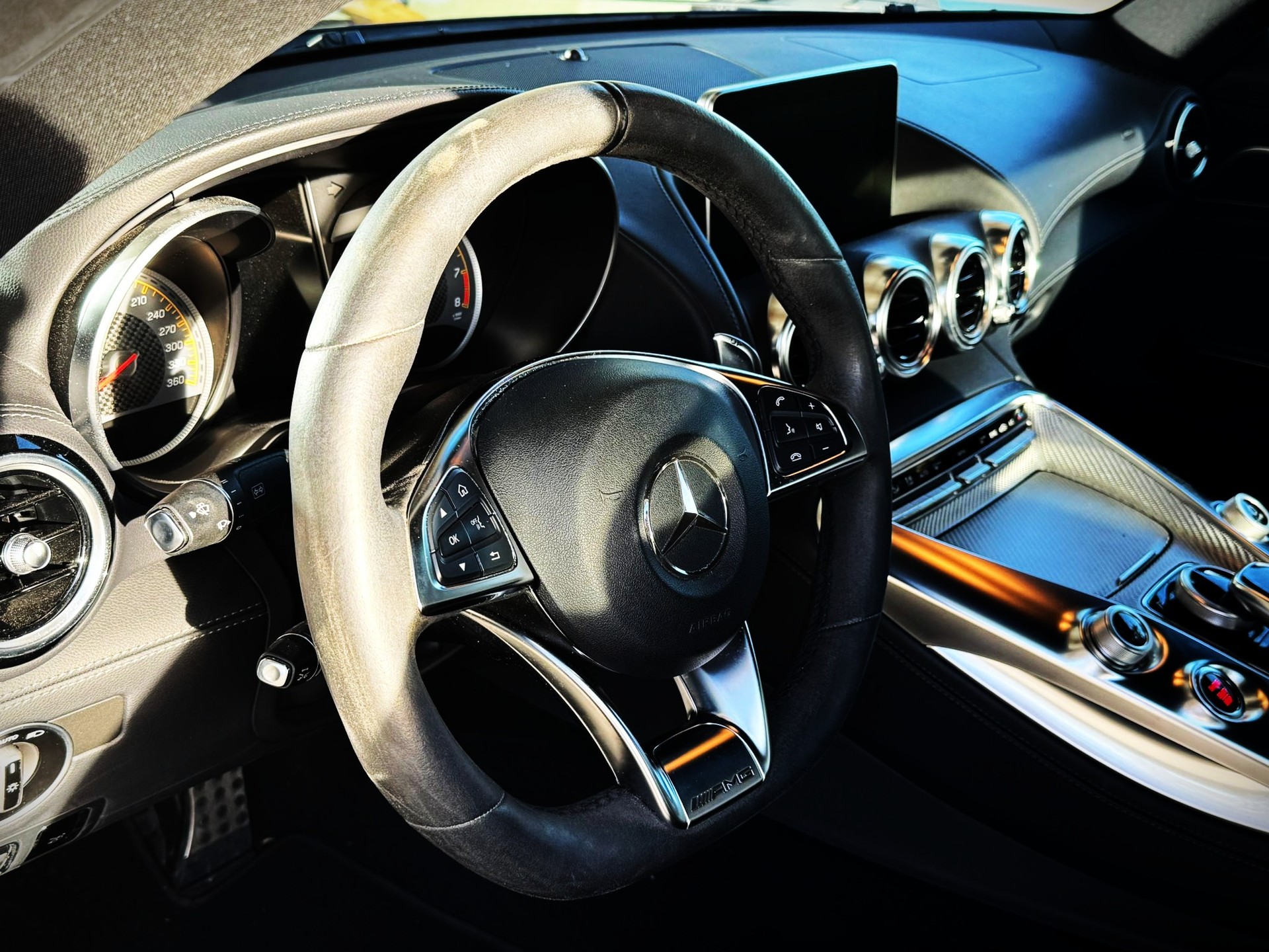 MERCEDES-BENZ AMG GT S Speedshift DCT-image-8