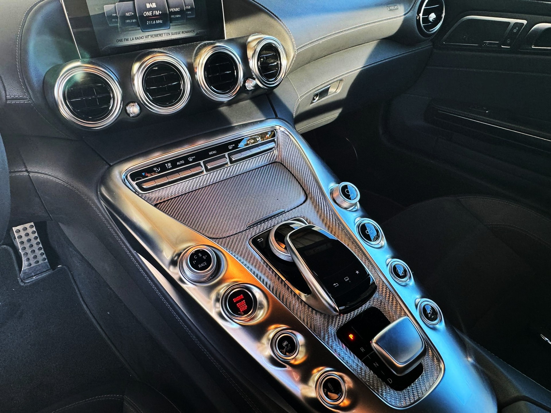MERCEDES-BENZ AMG GT S Speedshift DCT-image-9