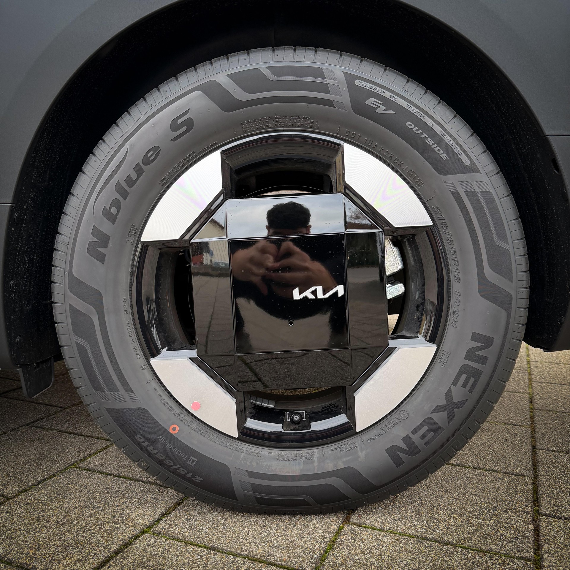KIA PV5 Passenger 71.2 kWh Elite-showroom-element-3
