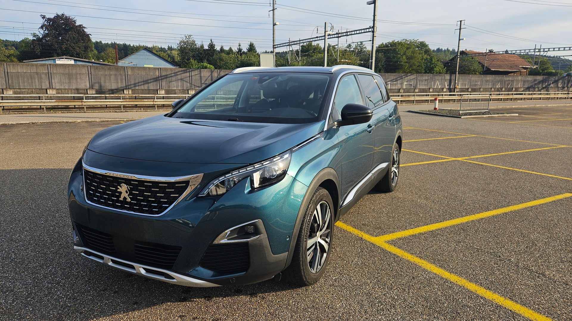 PEUGEOT 5008 1.2 Pure Tech Active