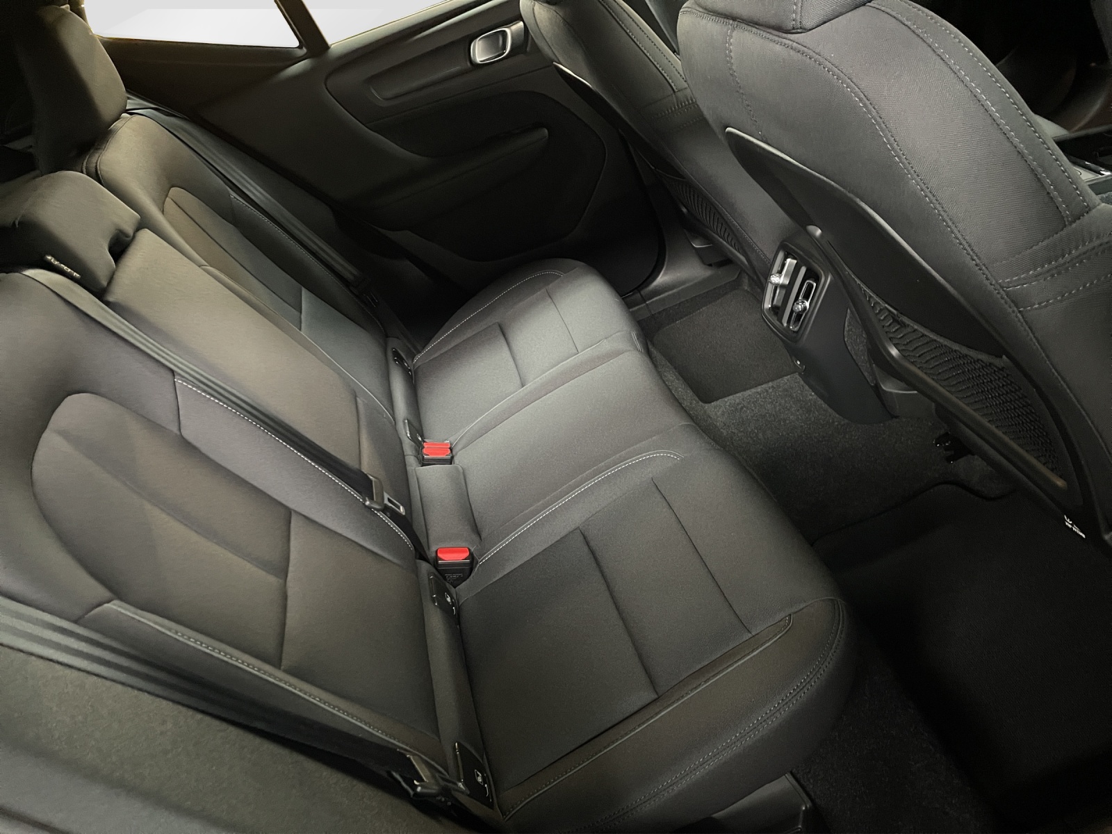 VOLVO XC40 E80 Twin Plus AWD-image-9