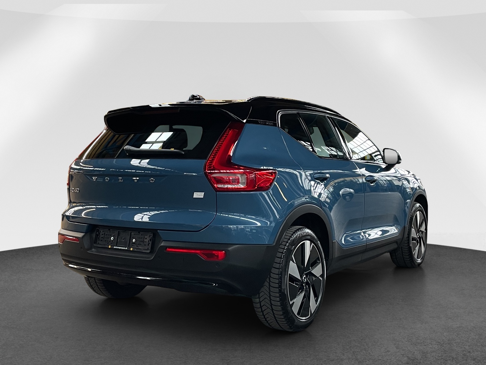 VOLVO XC40 E80 Twin Plus AWD-image-5
