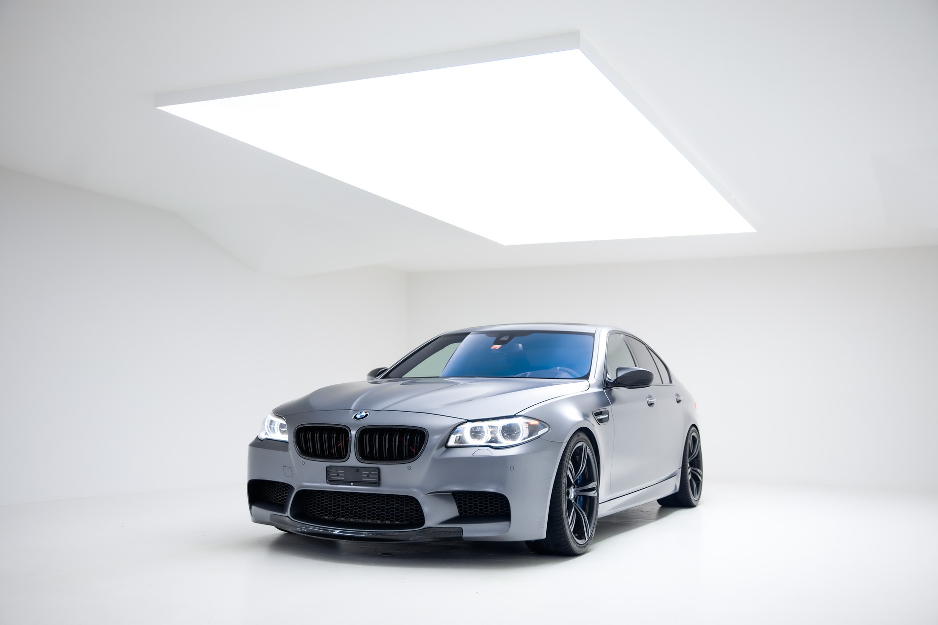 BMW M5 Drivelogic-showroom-element-3