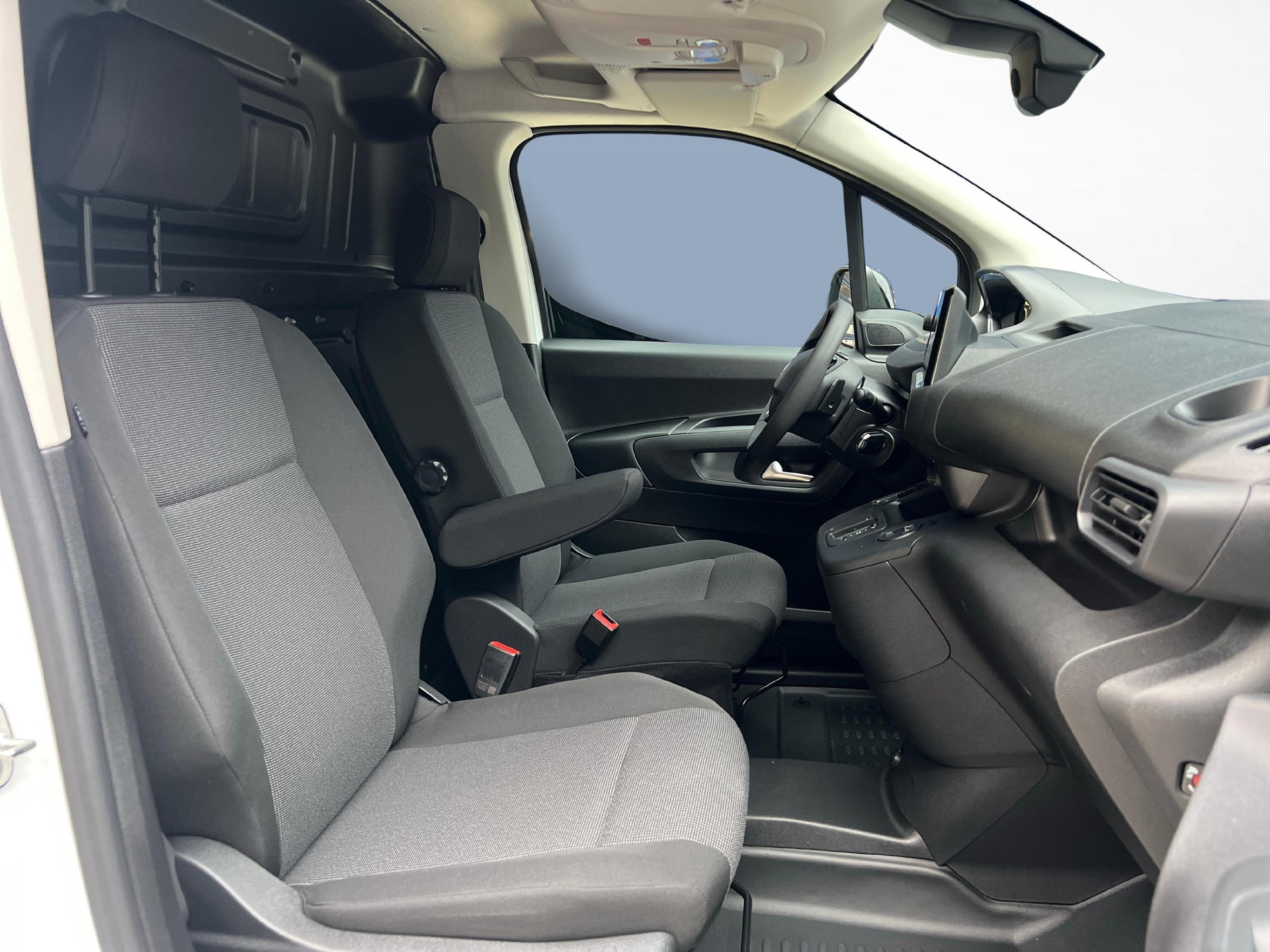 PEUGEOT e-Partner Kaw. 800 Standard 50 kWh-image-9