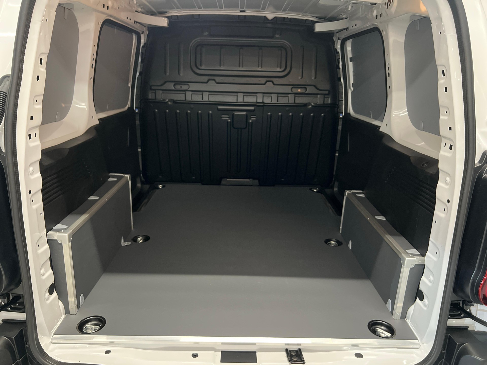 PEUGEOT e-Partner Kaw. 800 Standard 50 kWh-image-16