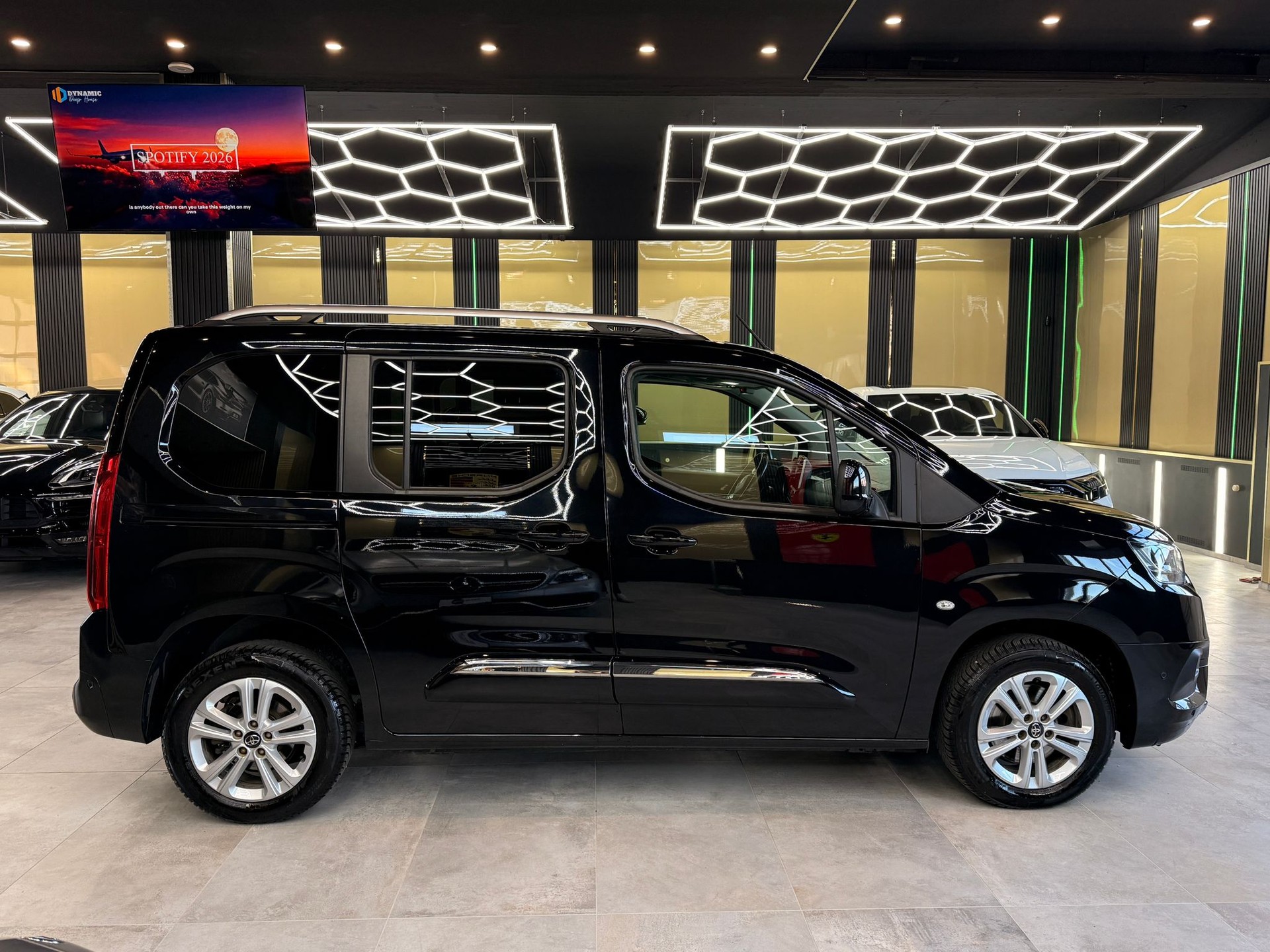 TOYOTA Proace City Verso 1.5 Style Medium Automatik-showroom-element-3