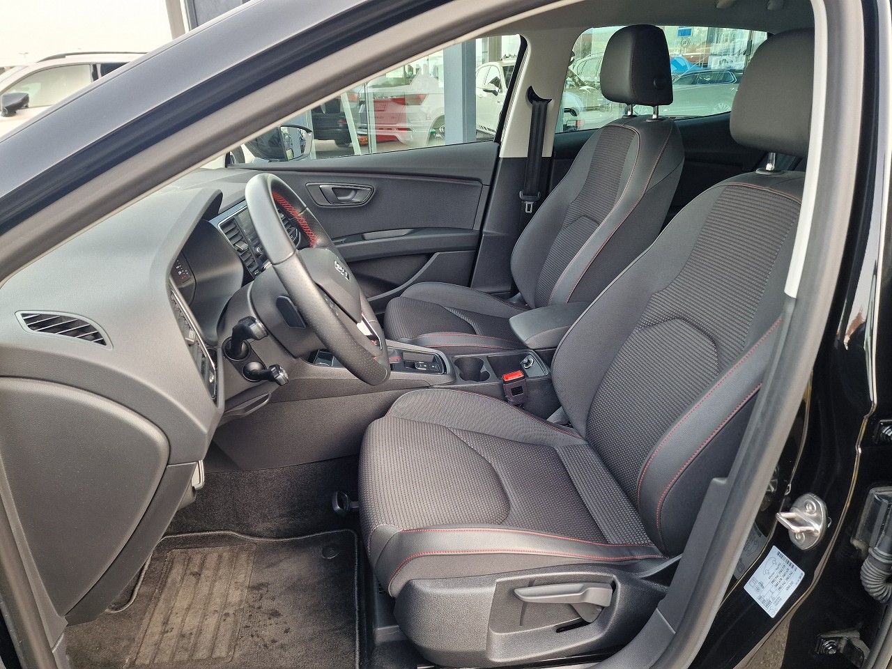 SEAT Leon 2.0 TSI FR DSG-image-9
