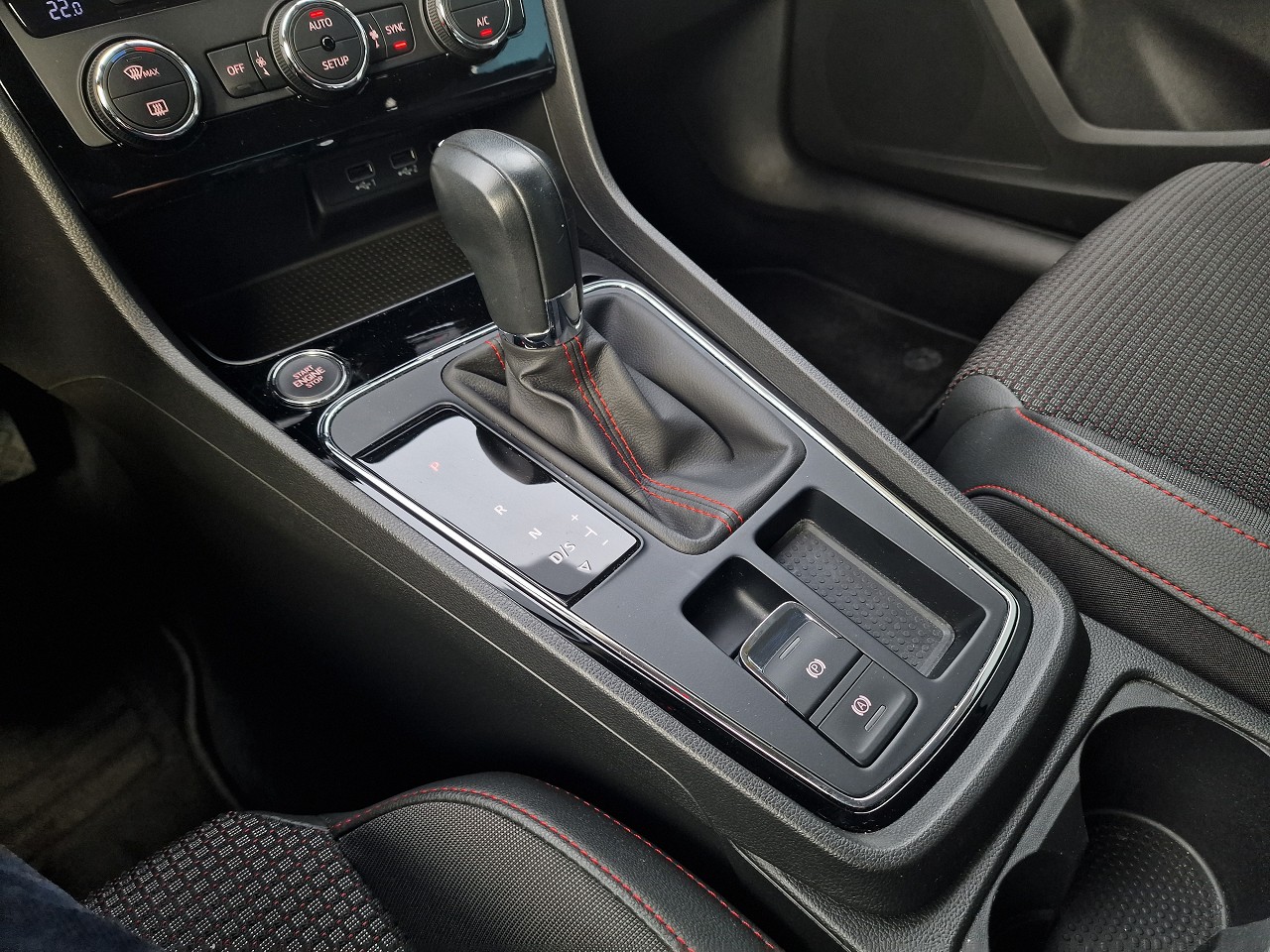 SEAT Leon 2.0 TSI FR DSG-image-26