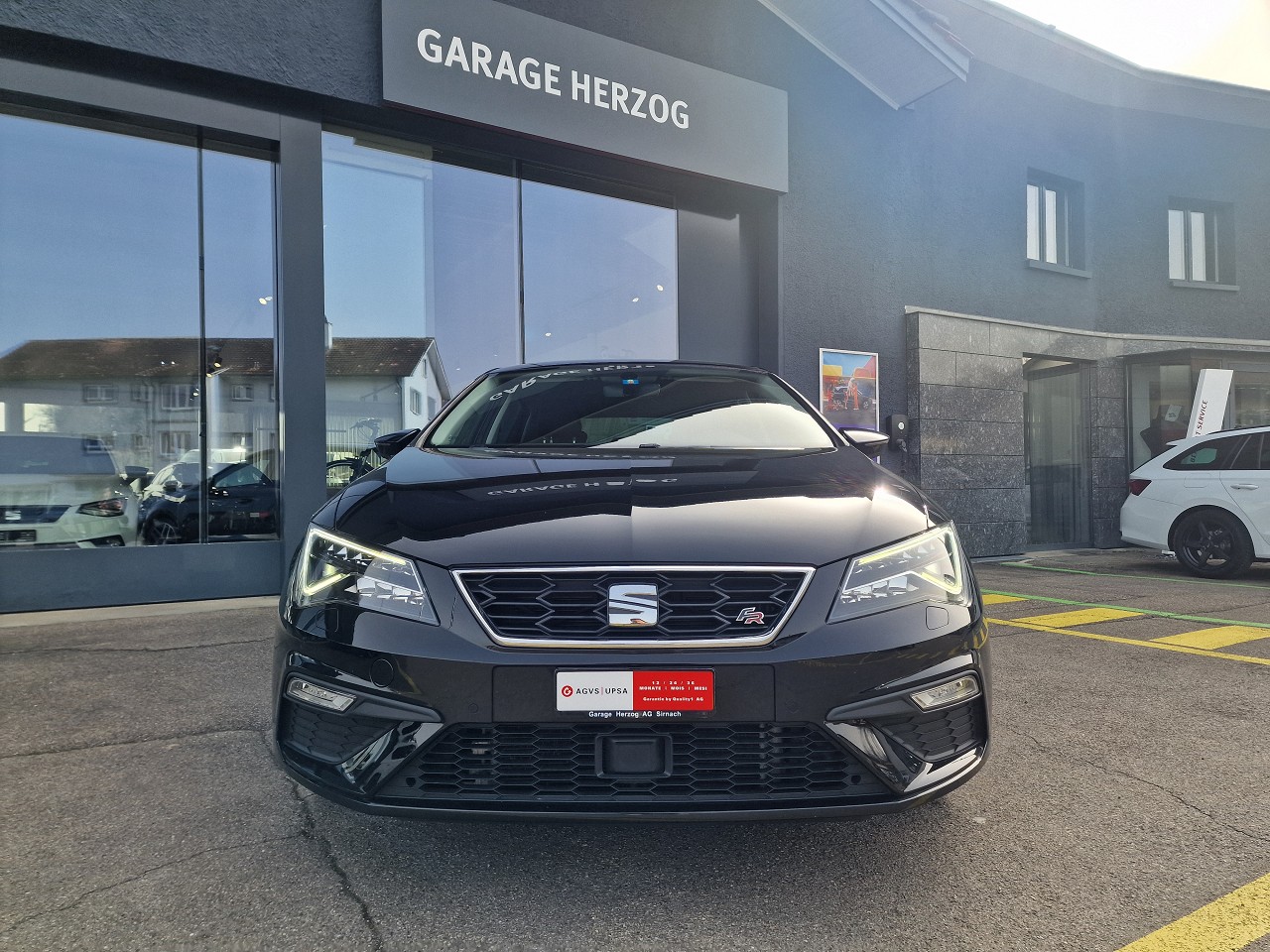 SEAT Leon 2.0 TSI FR DSG-image-8