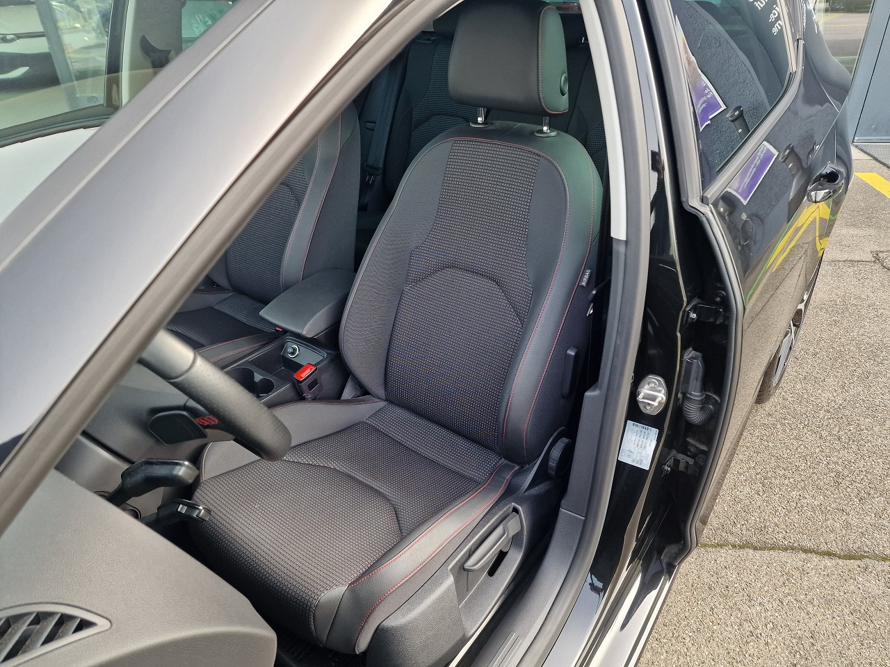SEAT Leon 2.0 TSI FR DSG-image-10