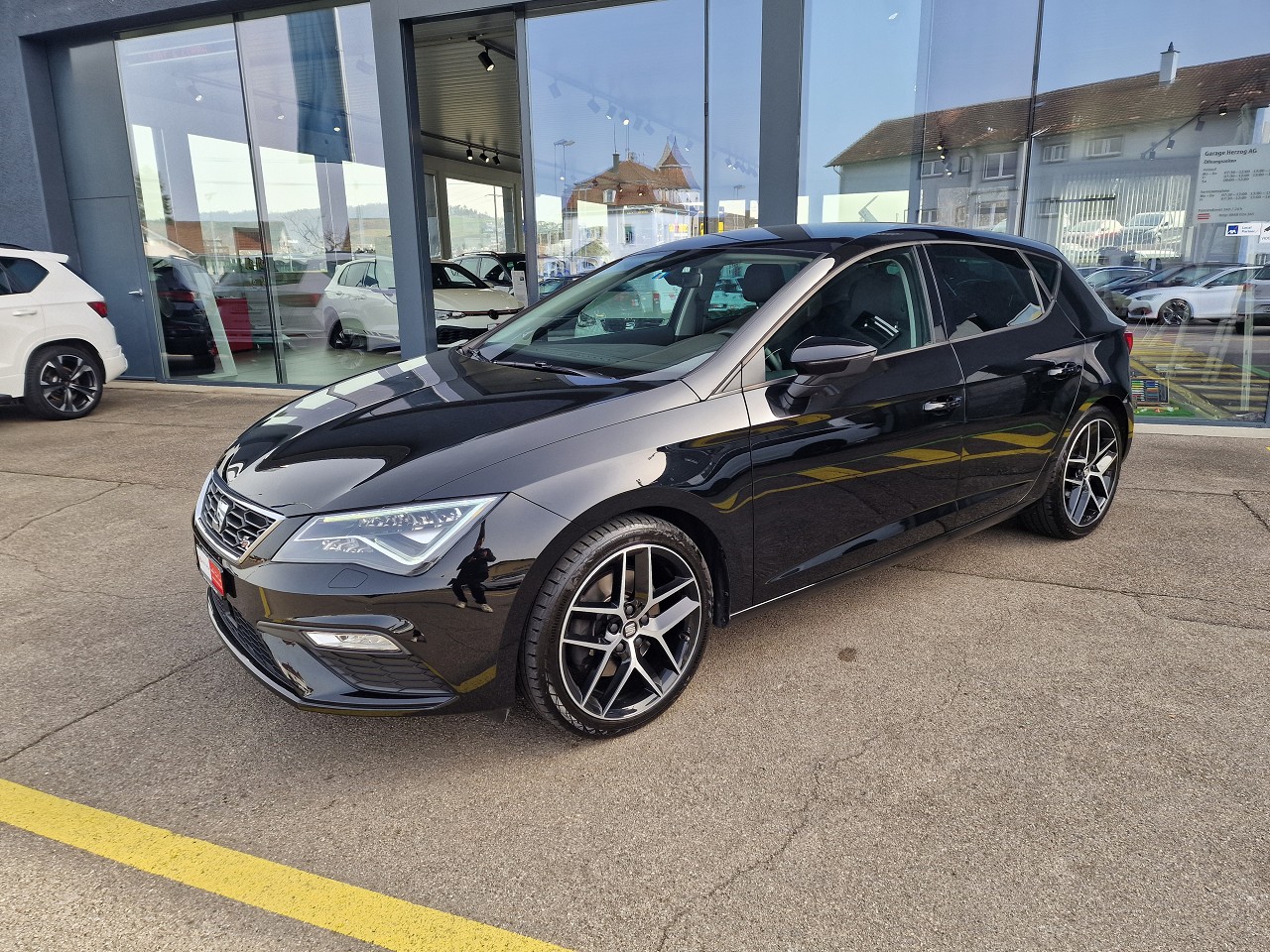 SEAT Leon 2.0 TSI FR DSG-showroom-element-1