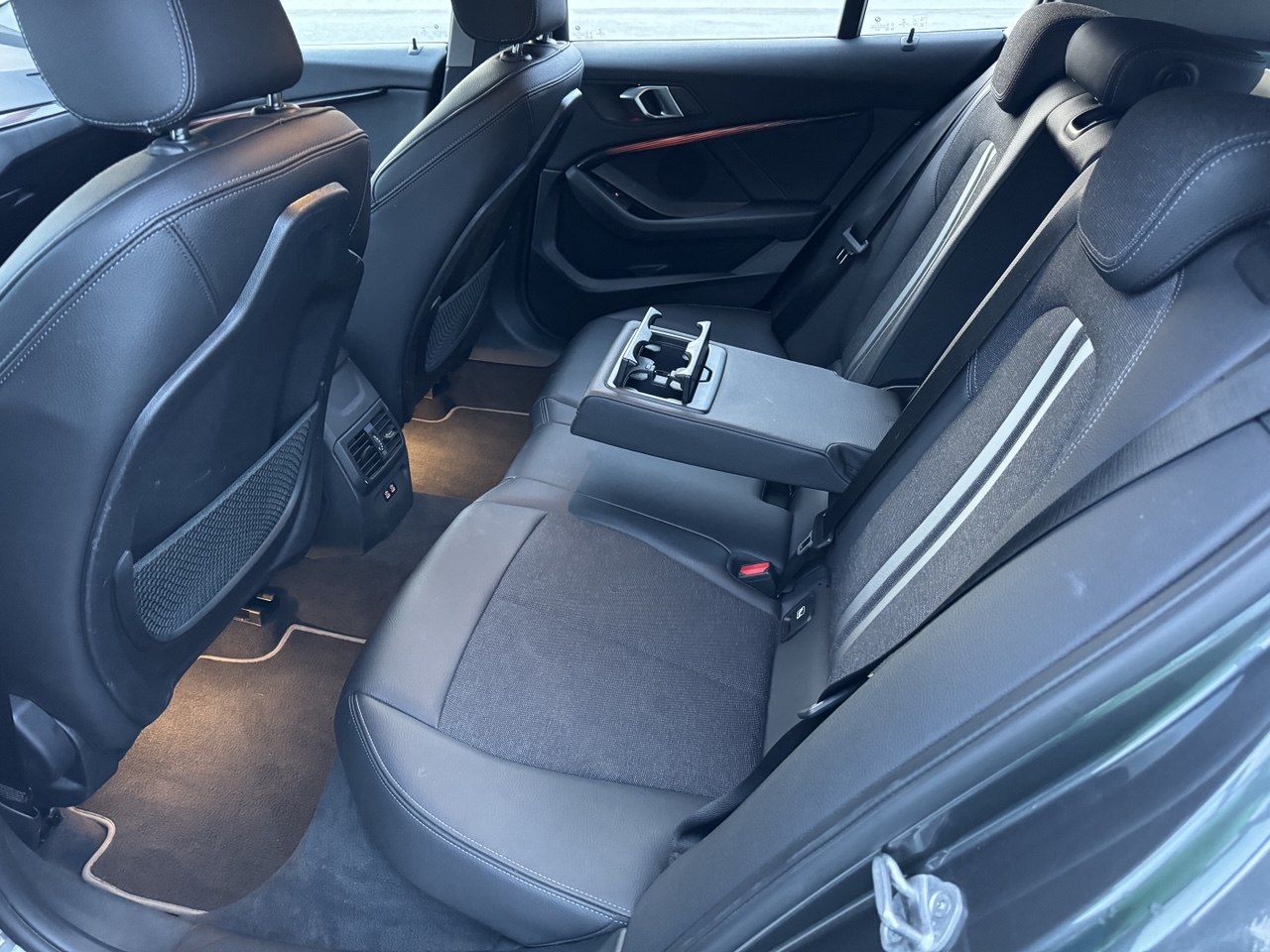 BMW 118i Sport Line Steptronic-image-4
