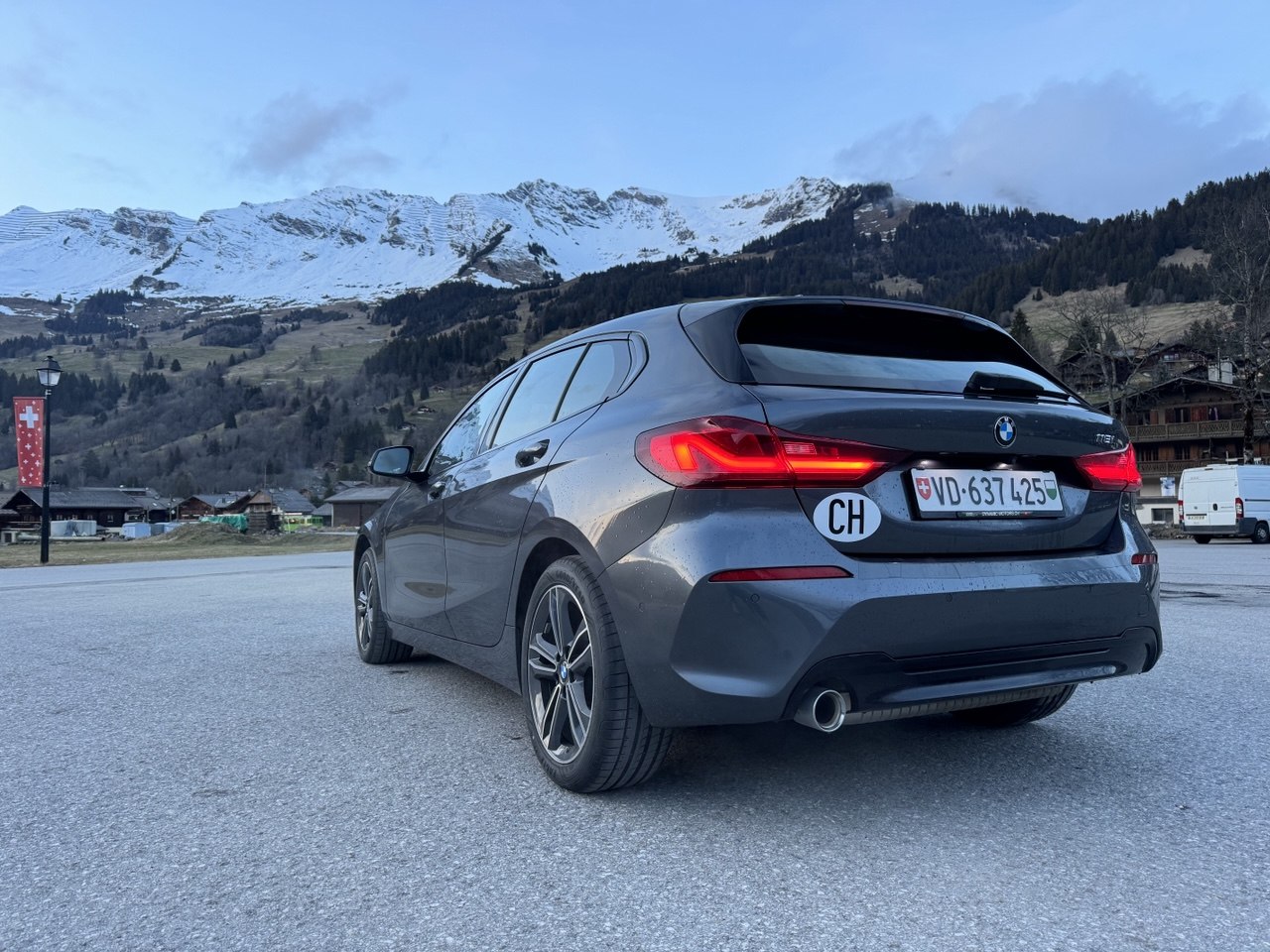 BMW 118i Sport Line Steptronic-image-11