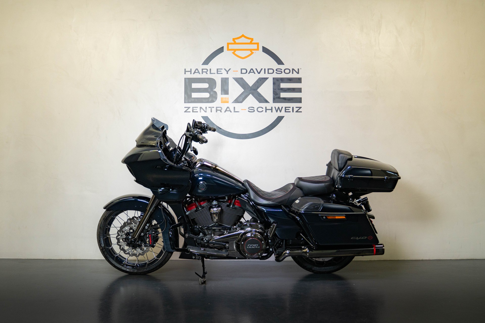 HARLEY-DAVIDSON FLTRXSE Road Glide Special 117 CVO-image-1