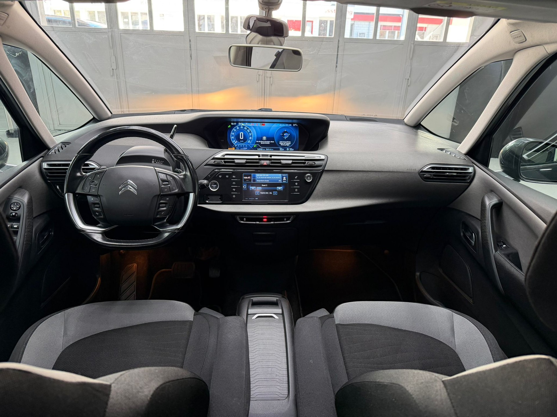 CITROEN Grand C4 Picasso 2.0 BlueHDi Exclusive Automatic-image-4