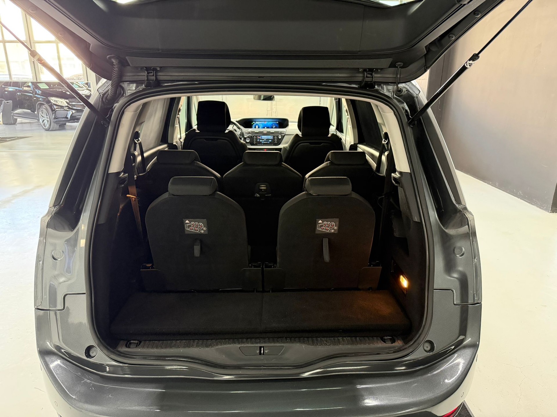 CITROEN Grand C4 Picasso 2.0 BlueHDi Exclusive Automatic-image-14
