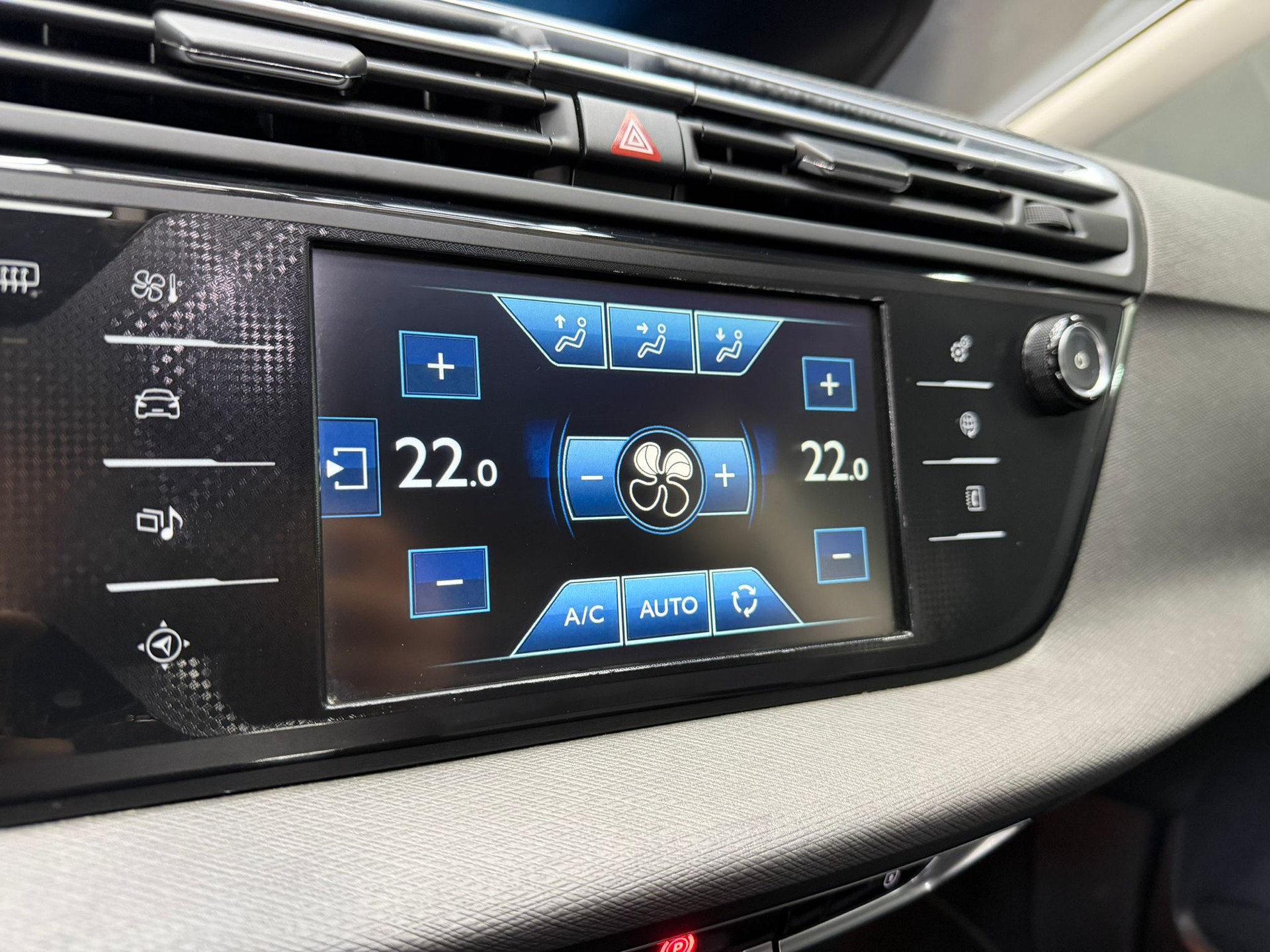 CITROEN Grand C4 Picasso 2.0 BlueHDi Exclusive Automatic-image-7