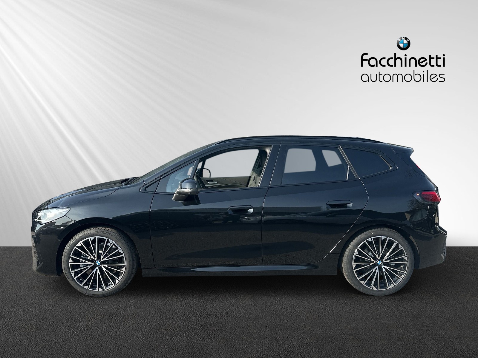 BMW 223i Active Tourer xDrive M Sport DKG-showroom-element-1