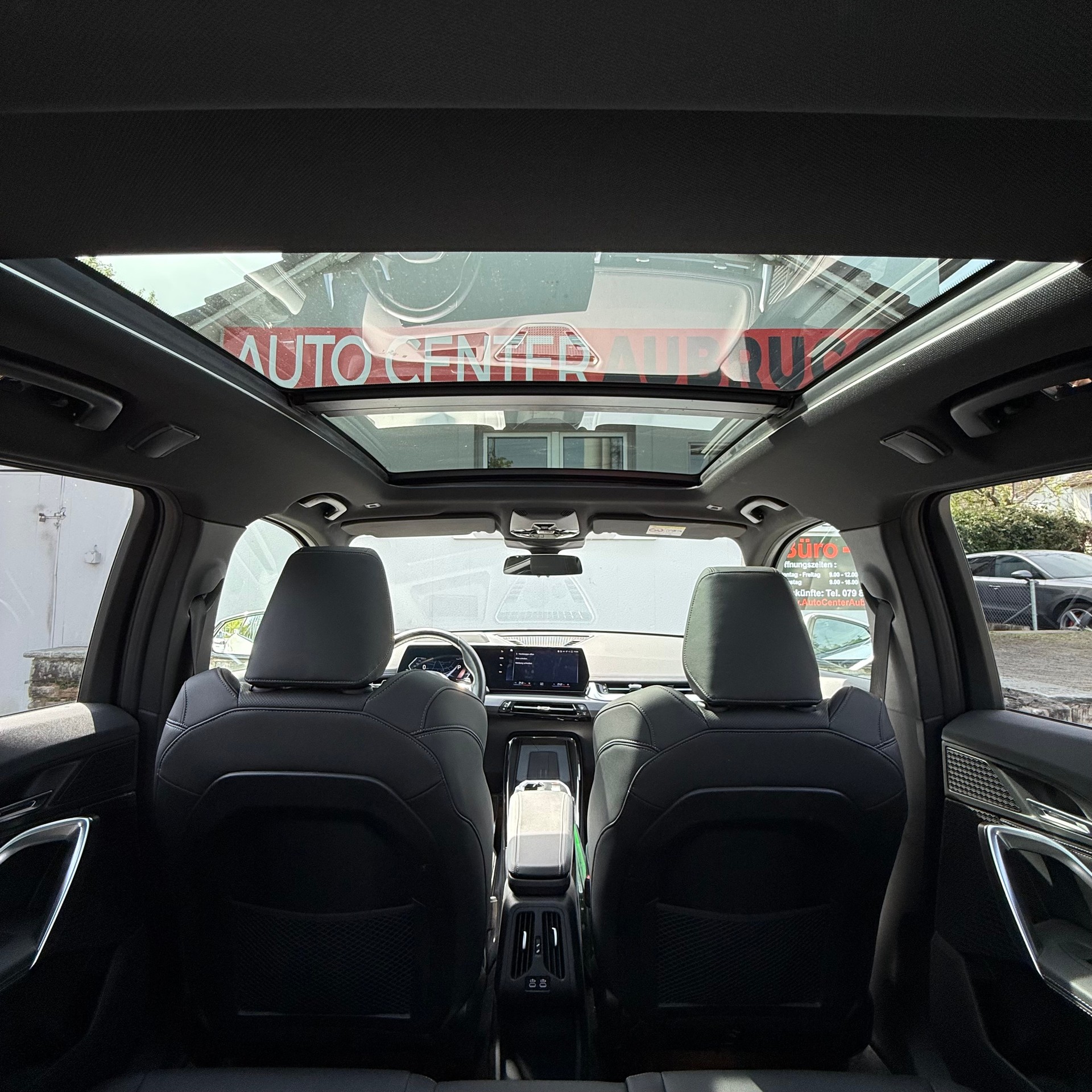 BMW X1 xDrive 20d 48V M Sport *PANORAMA-DACH / ANHÄNGERKUPPLUNG / CH-FAHRZEUG*-image-18