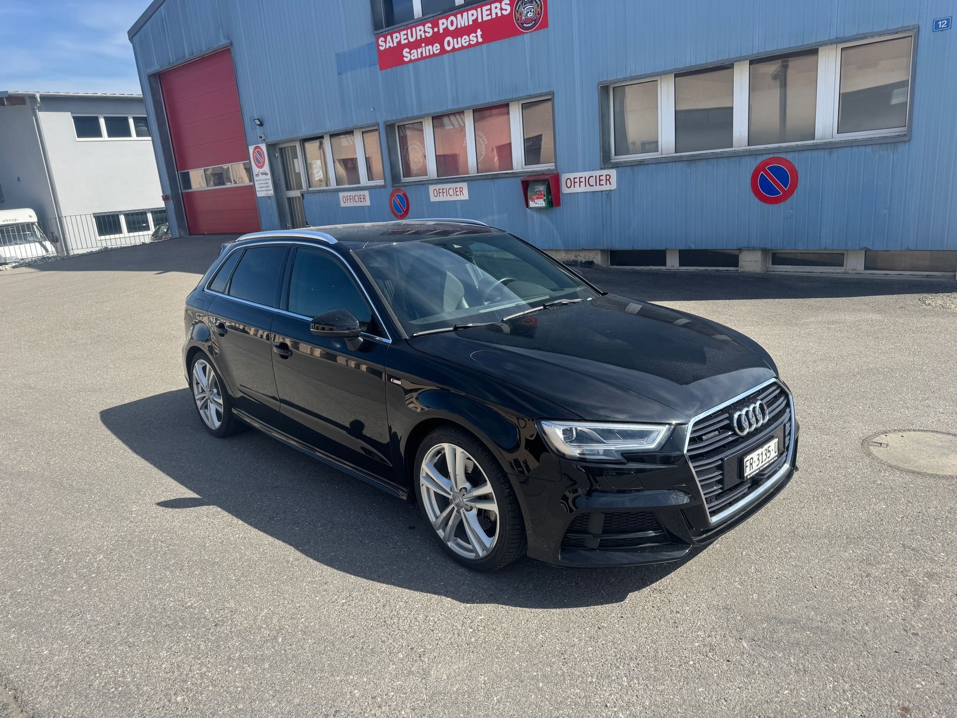 AUDI A3 Sportback 40 TFSI quattro S-tronic-showroom-element-1