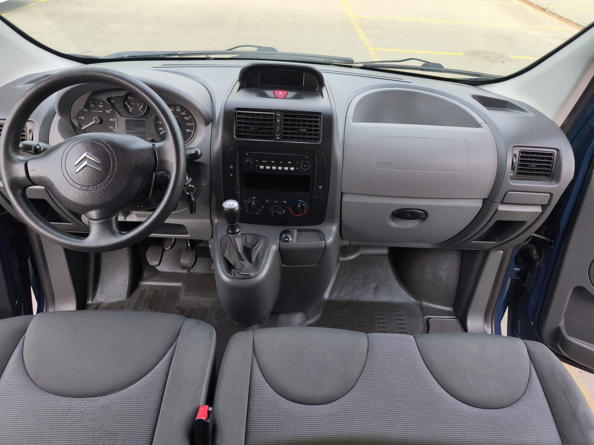 CITROEN Jumpy 2.0i 16V Loisirs L2H1-image-10