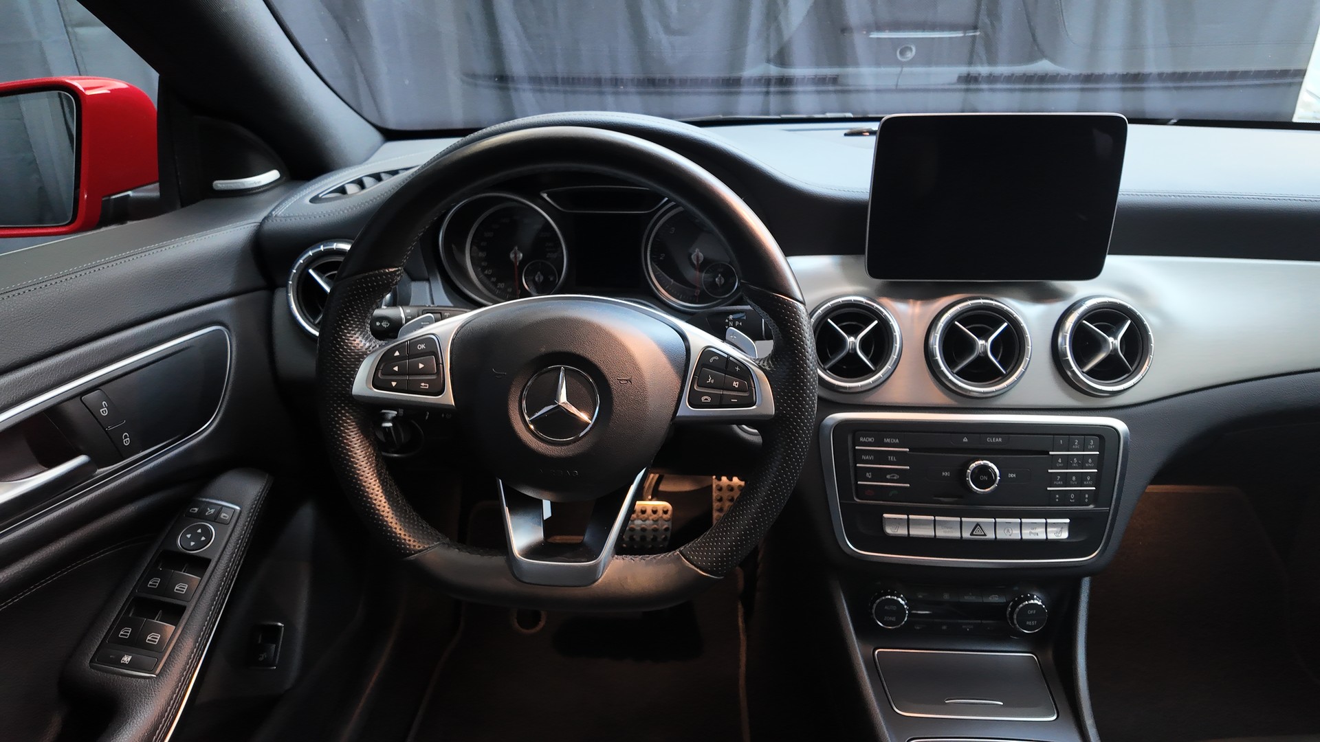 MERCEDES-BENZ CLA Shooting Brake 200 d Swiss Star Ed. 4M 7G-DCT-image-10