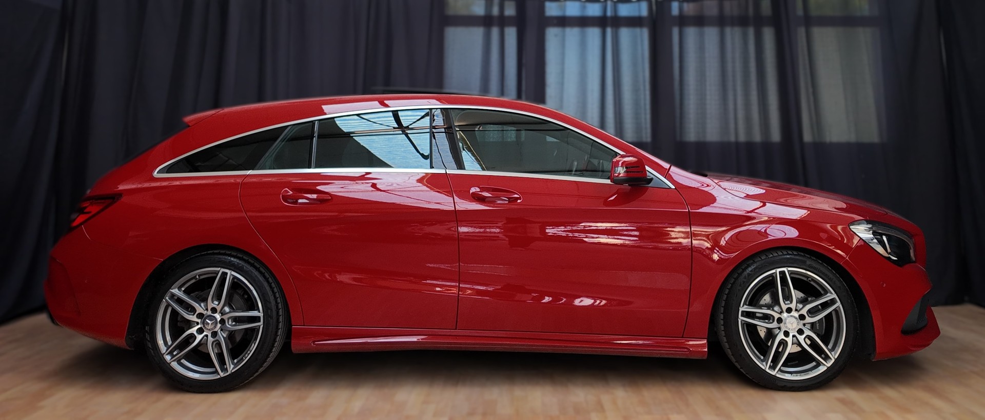 MERCEDES-BENZ CLA Shooting Brake 200 d Swiss Star Ed. 4M 7G-DCT-image-4