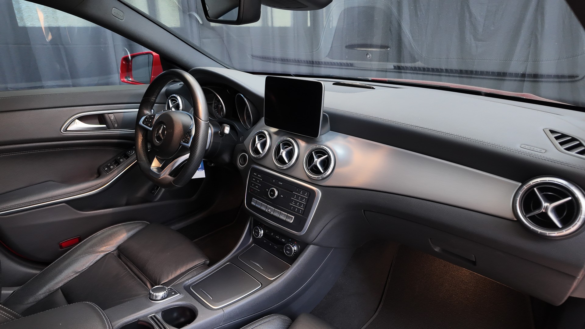 MERCEDES-BENZ CLA Shooting Brake 200 d Swiss Star Ed. 4M 7G-DCT-image-11