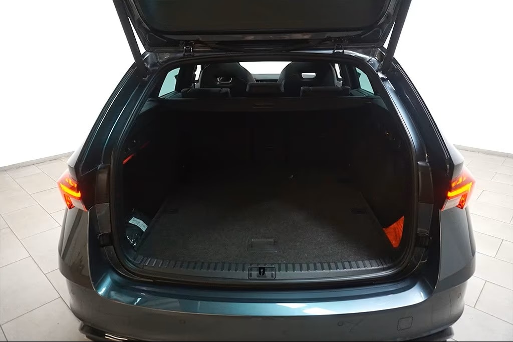 SKODA Octavia Combi 2.0 TDI DSG RS 4x4-image-6