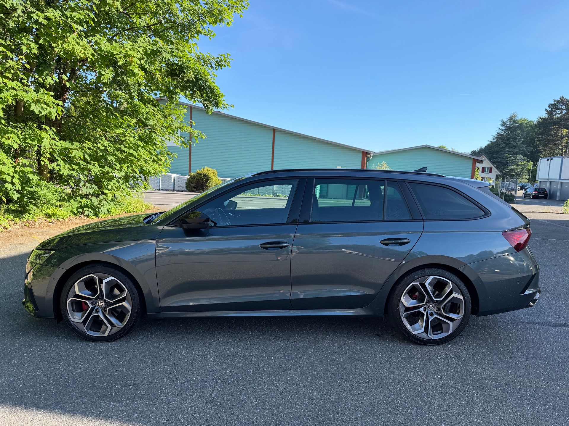 SKODA Octavia Combi 2.0 TDI DSG RS 4x4-showroom-element-1