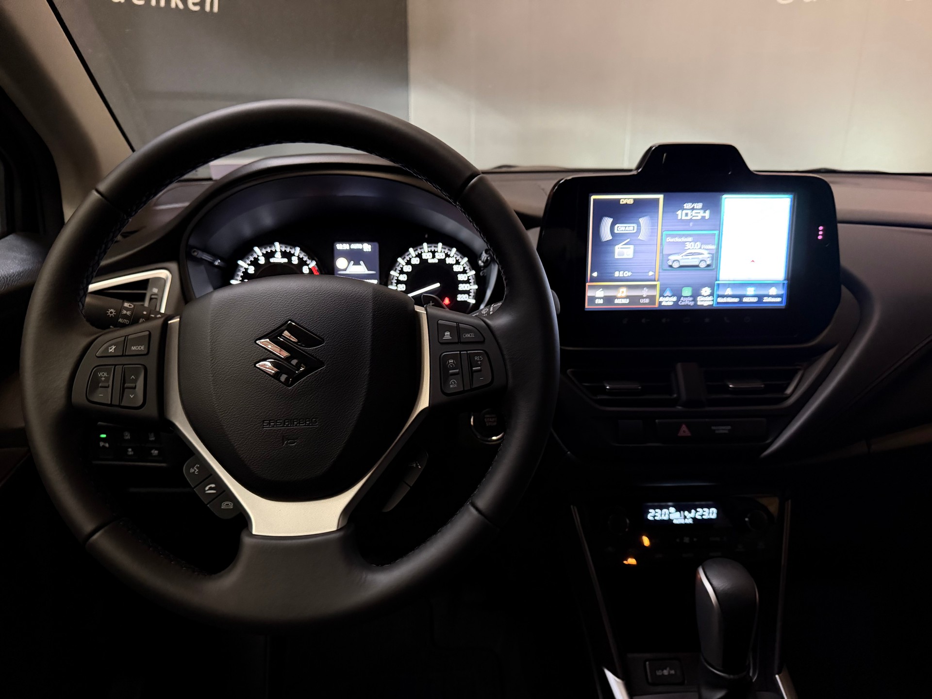 SUZUKI S-Cross 1.4 16V Compact+ MHD Automatic-image-14