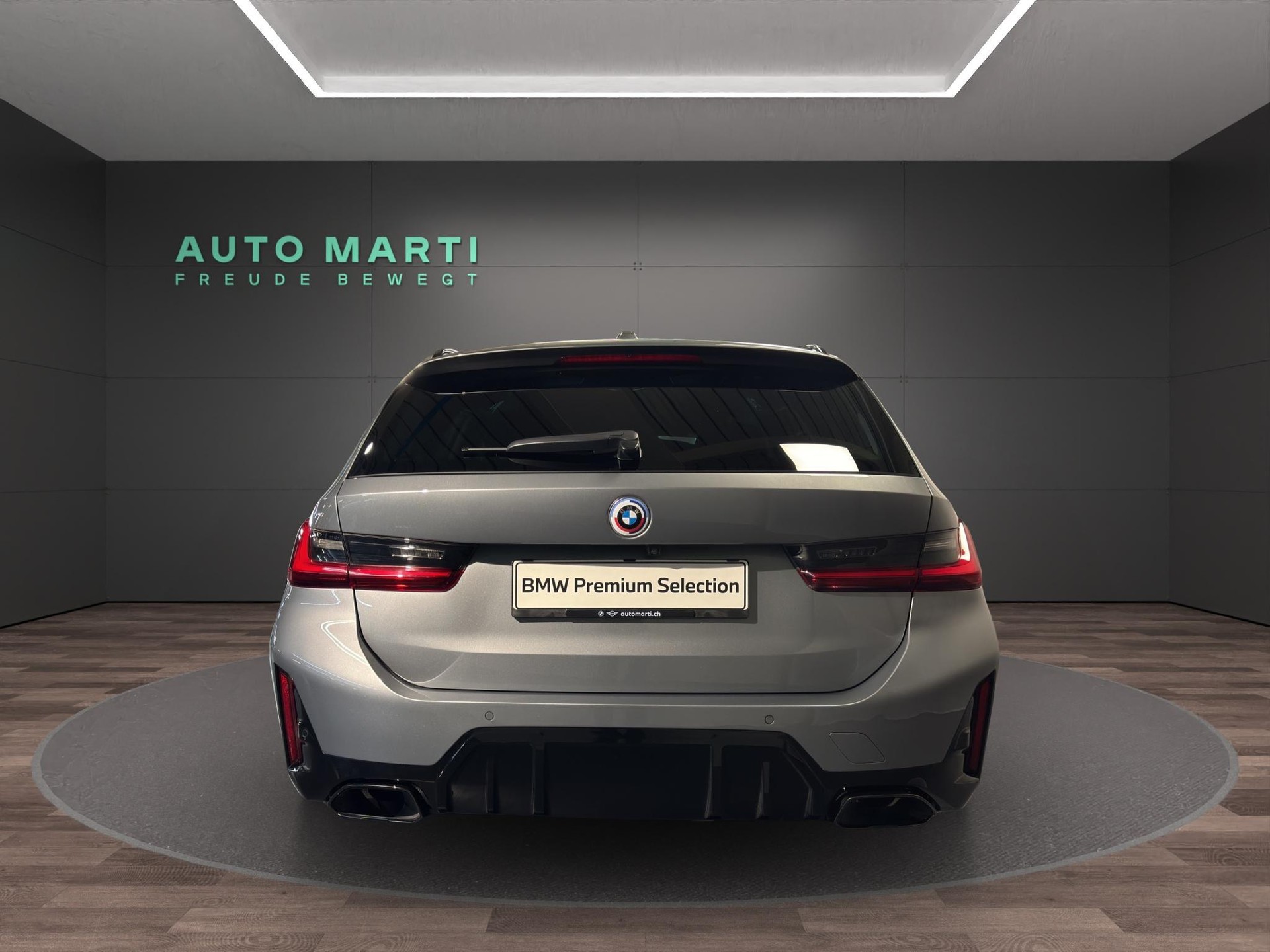 BMW M340d xDrive Touring-showroom-element-2