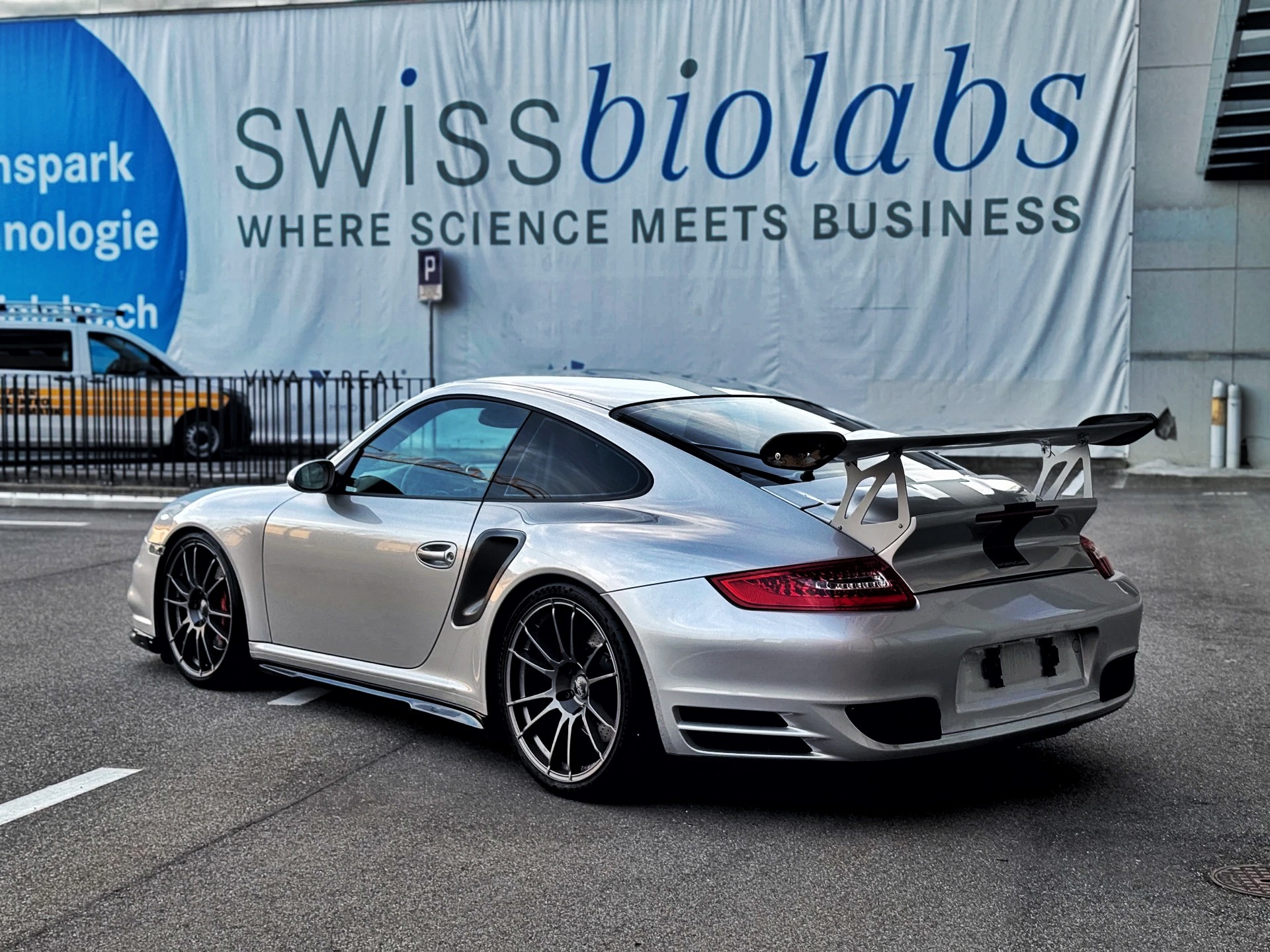 PORSCHE 911 Turbo-image-5
