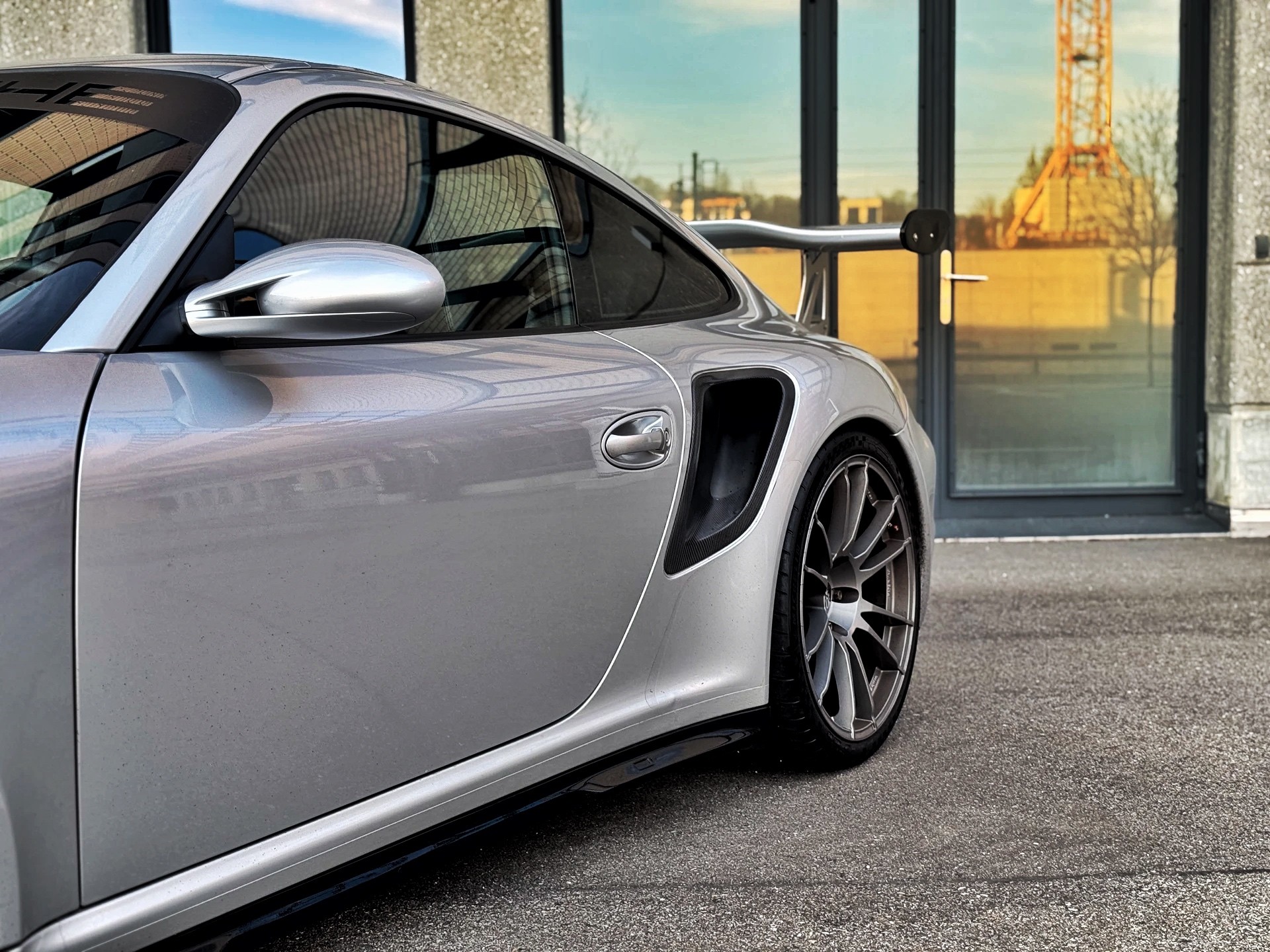 PORSCHE 911 Turbo-image-6