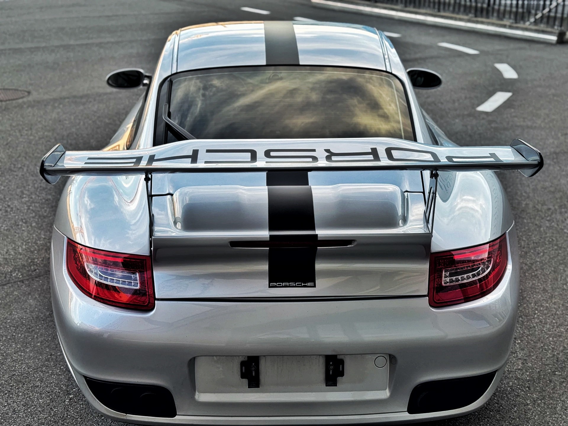 PORSCHE 911 Turbo-image-14